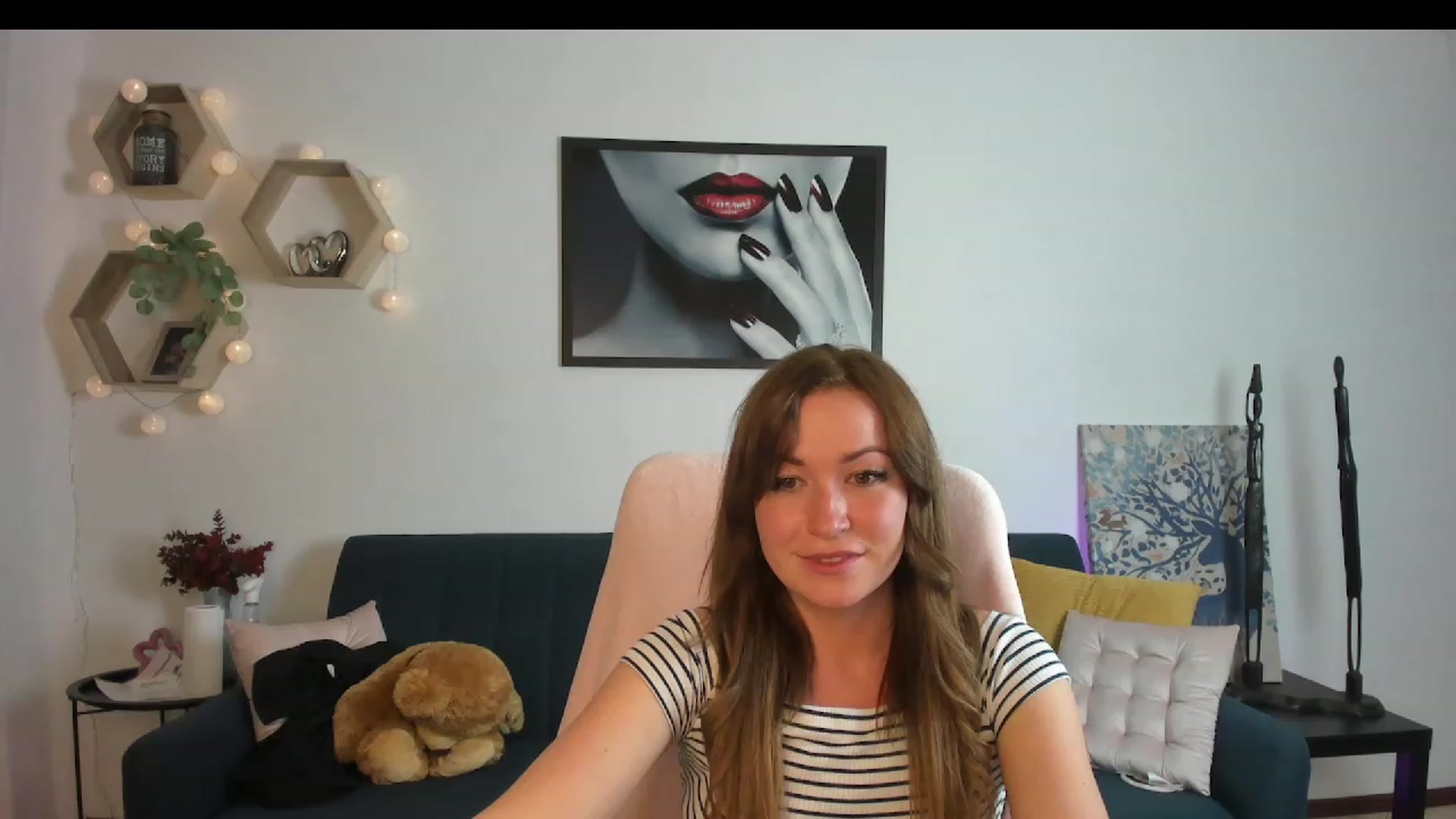 Gallery image thumbnail from Amia_Miley18's myfreecams stream on, 06/16/2023, 23:50 image 10 of 20