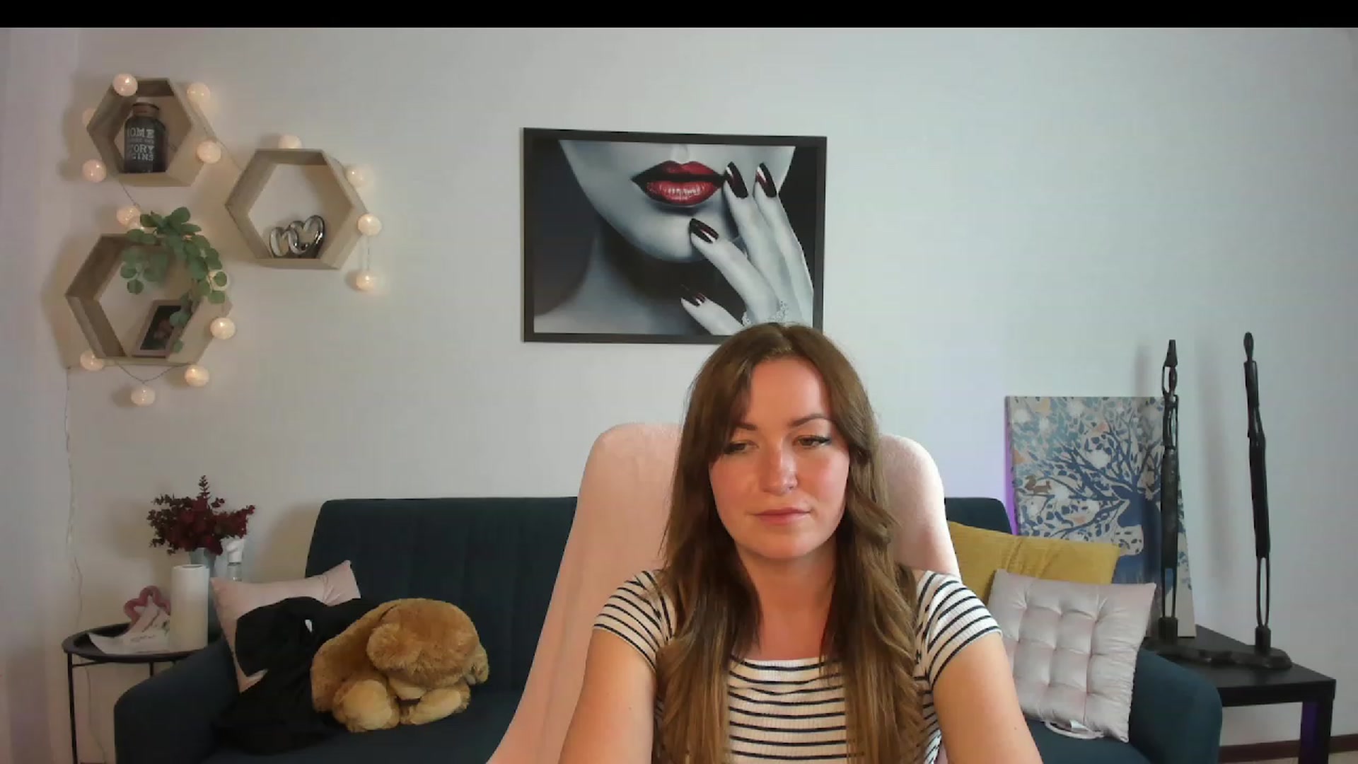 Gallery image thumbnail from Amia_Miley18's myfreecams stream on, 06/16/2023, 23:50 image 12 of 20