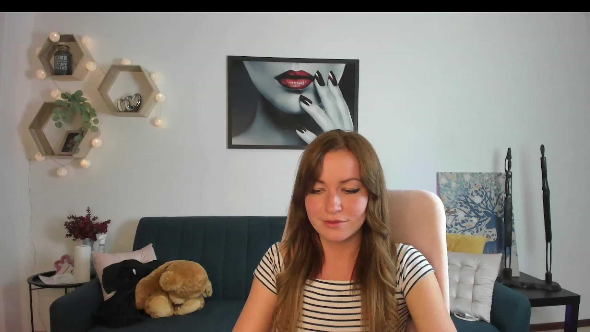 Gallery image thumbnail from Amia_Miley18's myfreecams stream on, 06/16/2023, 23:50 image 14 of 20