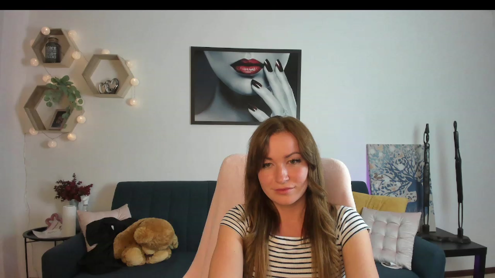 Gallery image thumbnail from Amia_Miley18's myfreecams stream on, 06/16/2023, 23:50 image 9 of 20