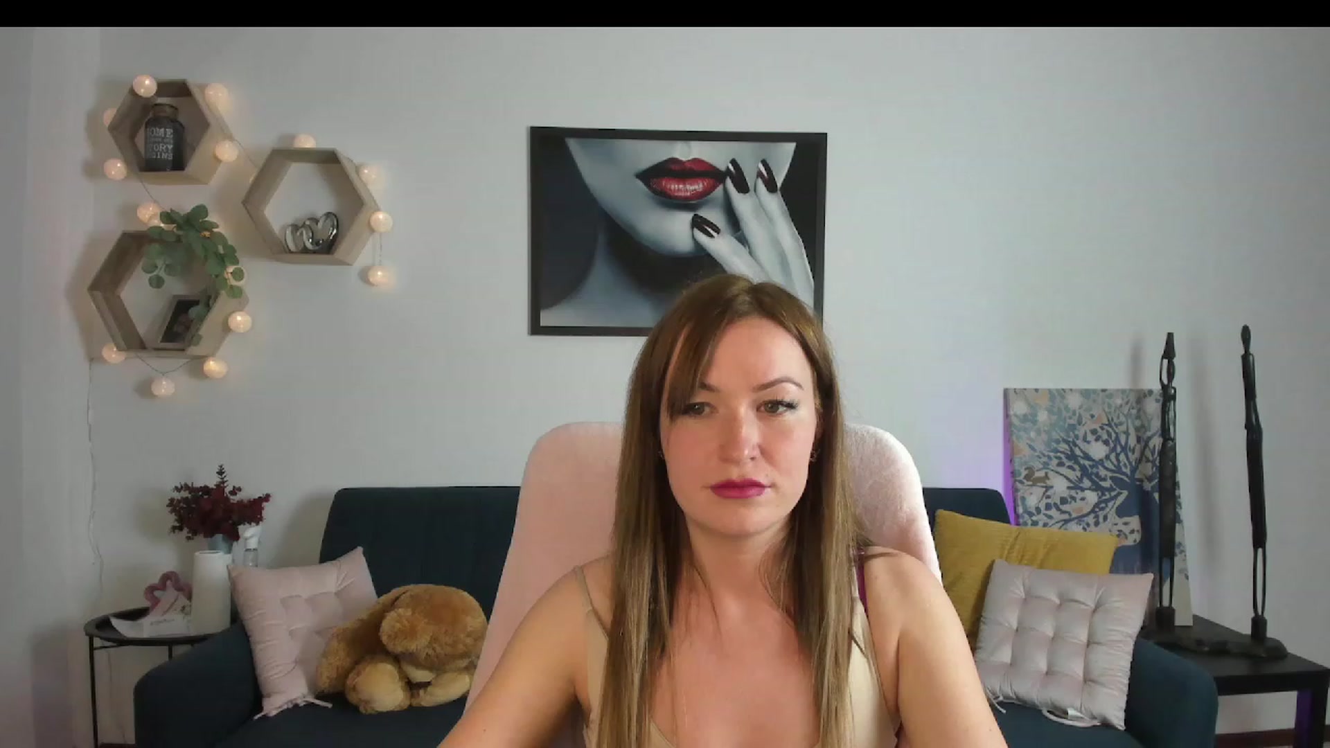 Gallery image thumbnail from Amia_Miley18's myfreecams stream on, 06/17/2023, 16:19 image 10 of 20