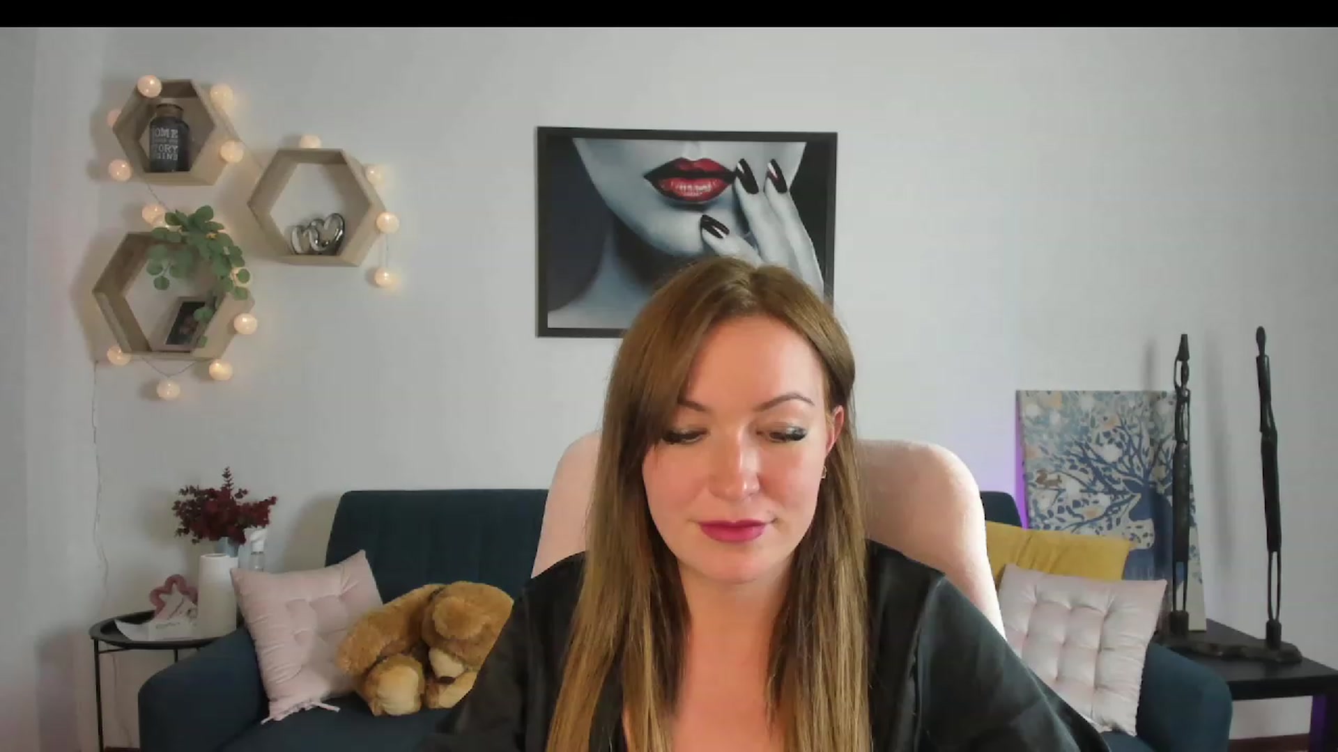 Gallery image thumbnail from Amia_Miley18's myfreecams stream on, 06/17/2023, 19:53 image 10 of 20