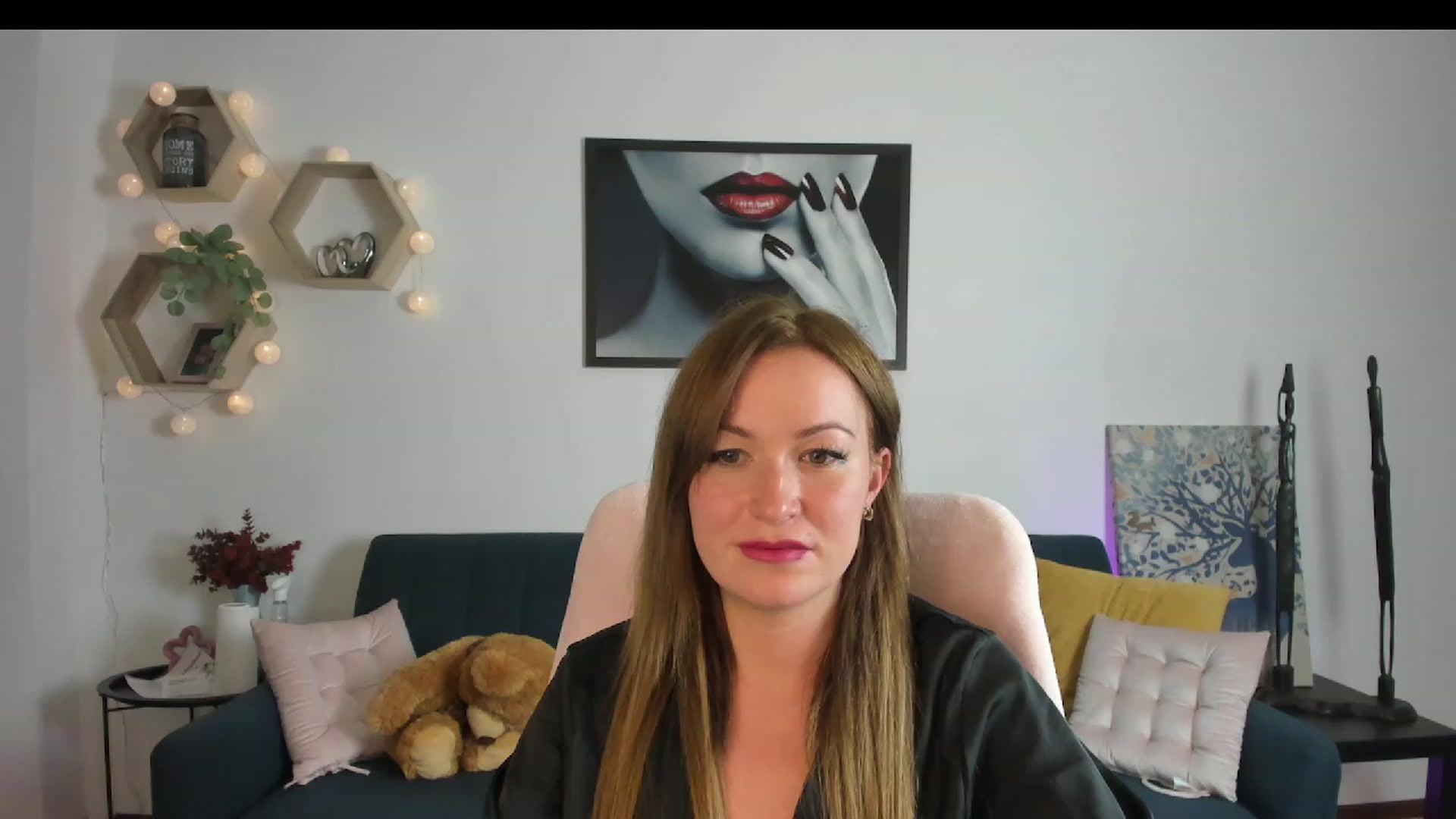 Gallery image thumbnail from Amia_Miley18's myfreecams stream on, 06/17/2023, 19:53 image 14 of 20