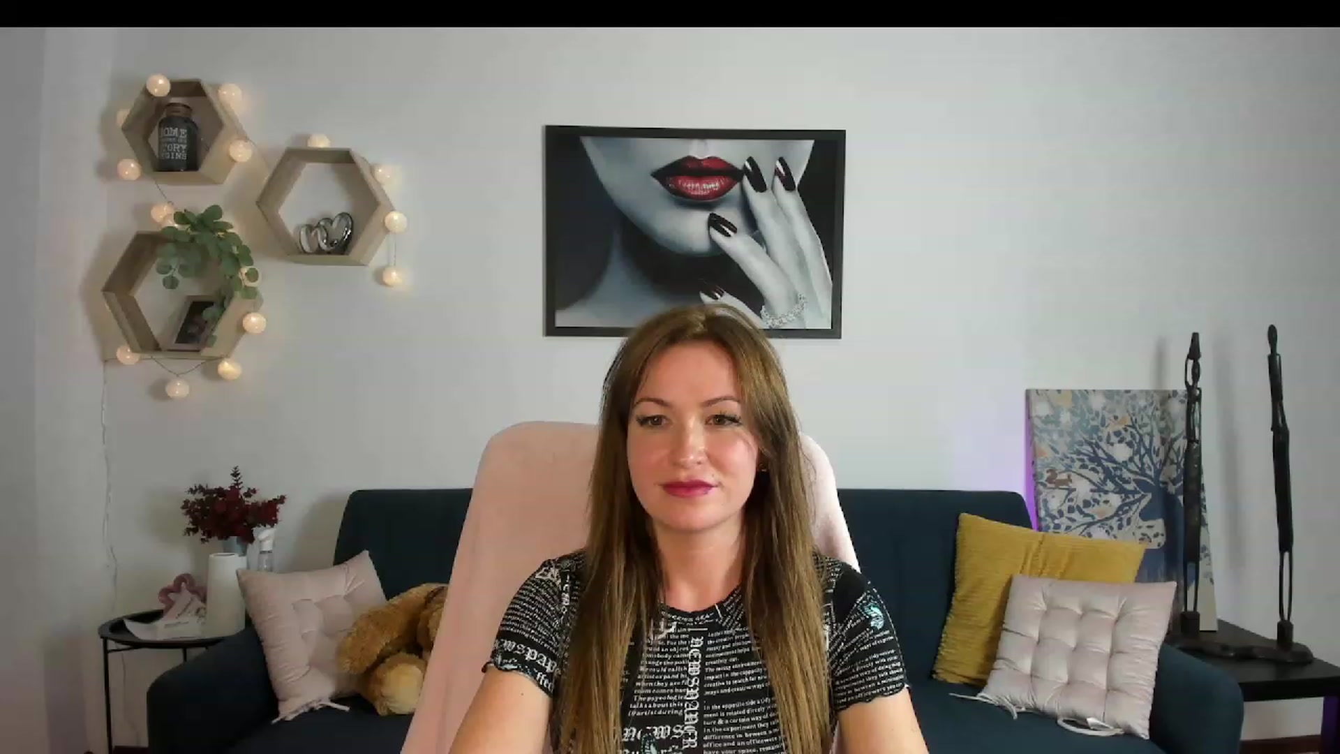 Gallery image thumbnail from Amia_Miley18's myfreecams stream on, 06/17/2023, 21:22 image 13 of 20