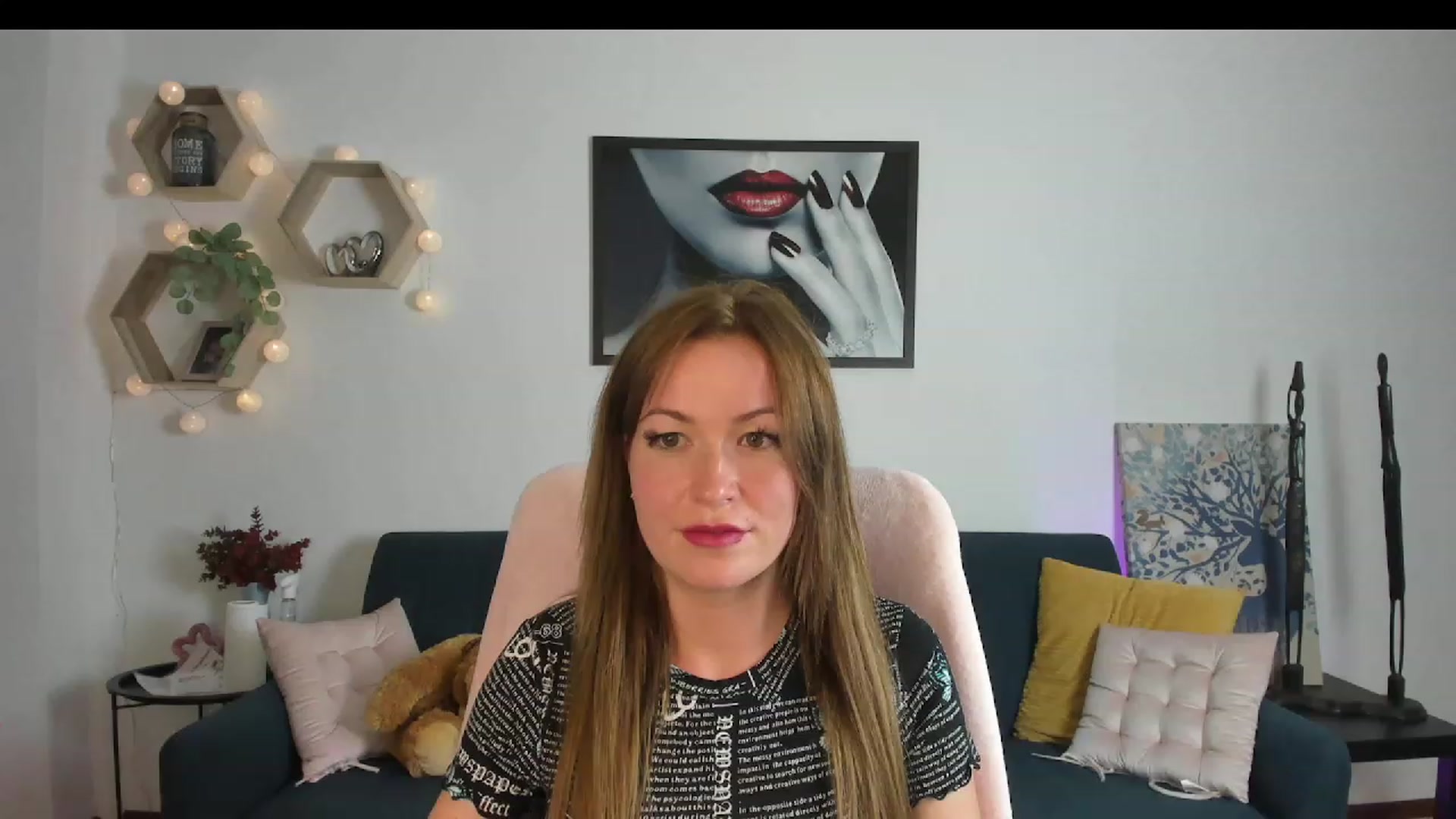 Gallery image thumbnail from Amia_Miley18's myfreecams stream on, 06/17/2023, 21:22 image 19 of 20