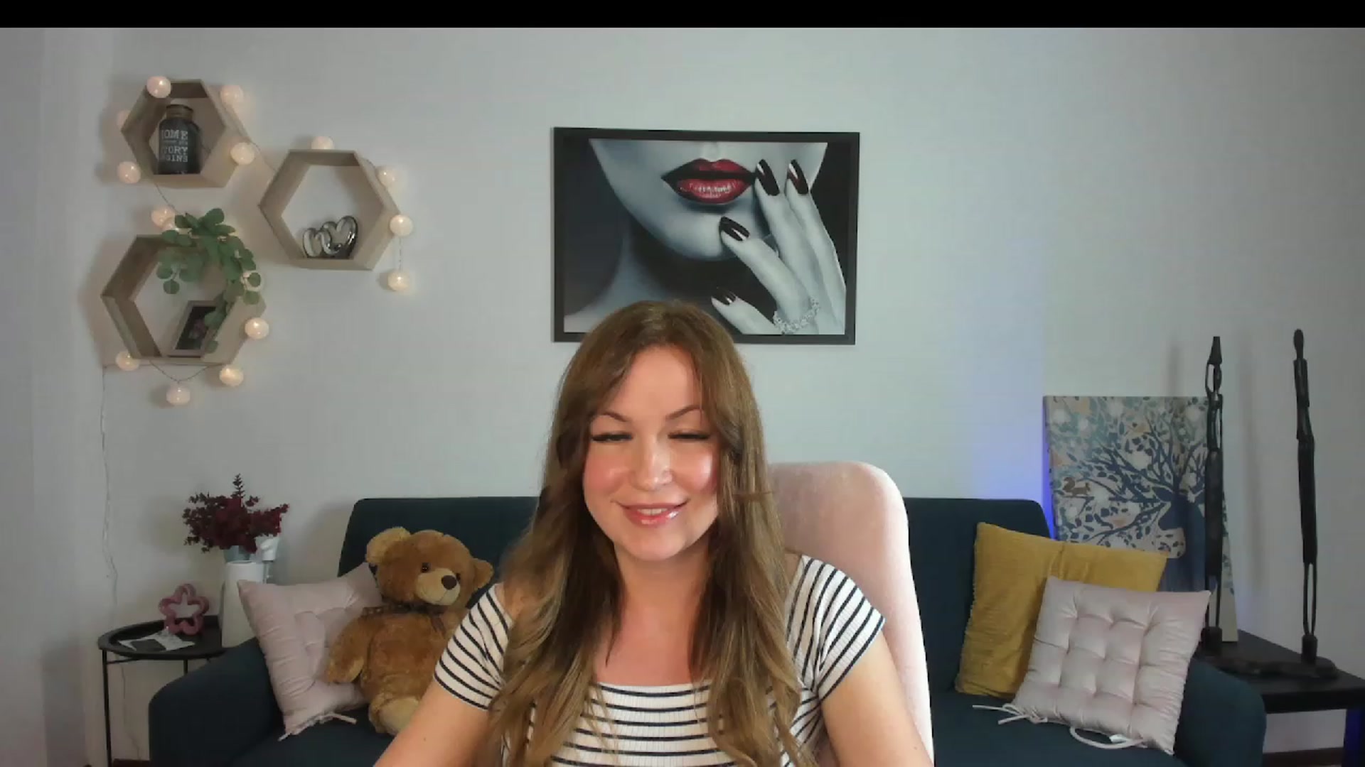 Gallery image thumbnail from Amia_Miley18's myfreecams stream on, 06/18/2023, 19:05 image 2 of 20