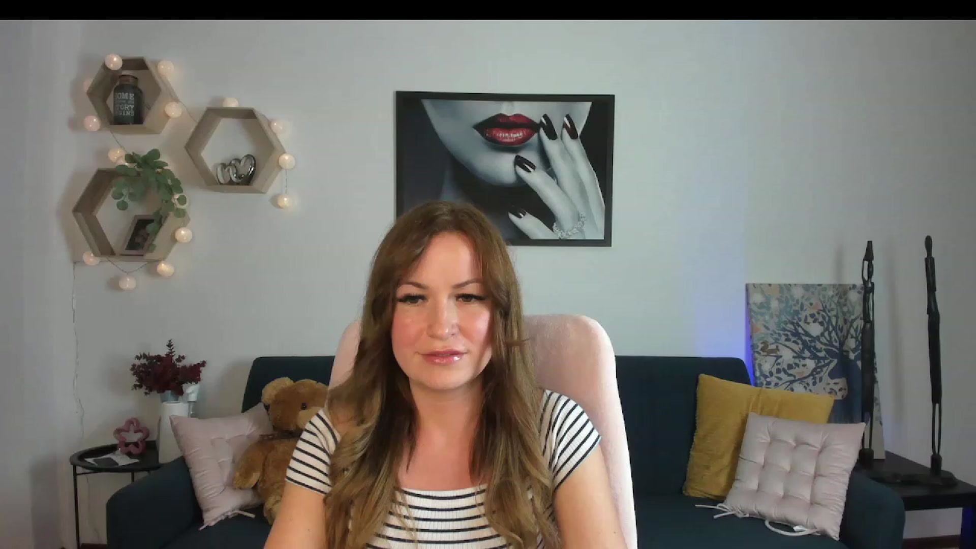 Gallery image thumbnail from Amia_Miley18's myfreecams stream on, 06/18/2023, 19:05 image 17 of 20