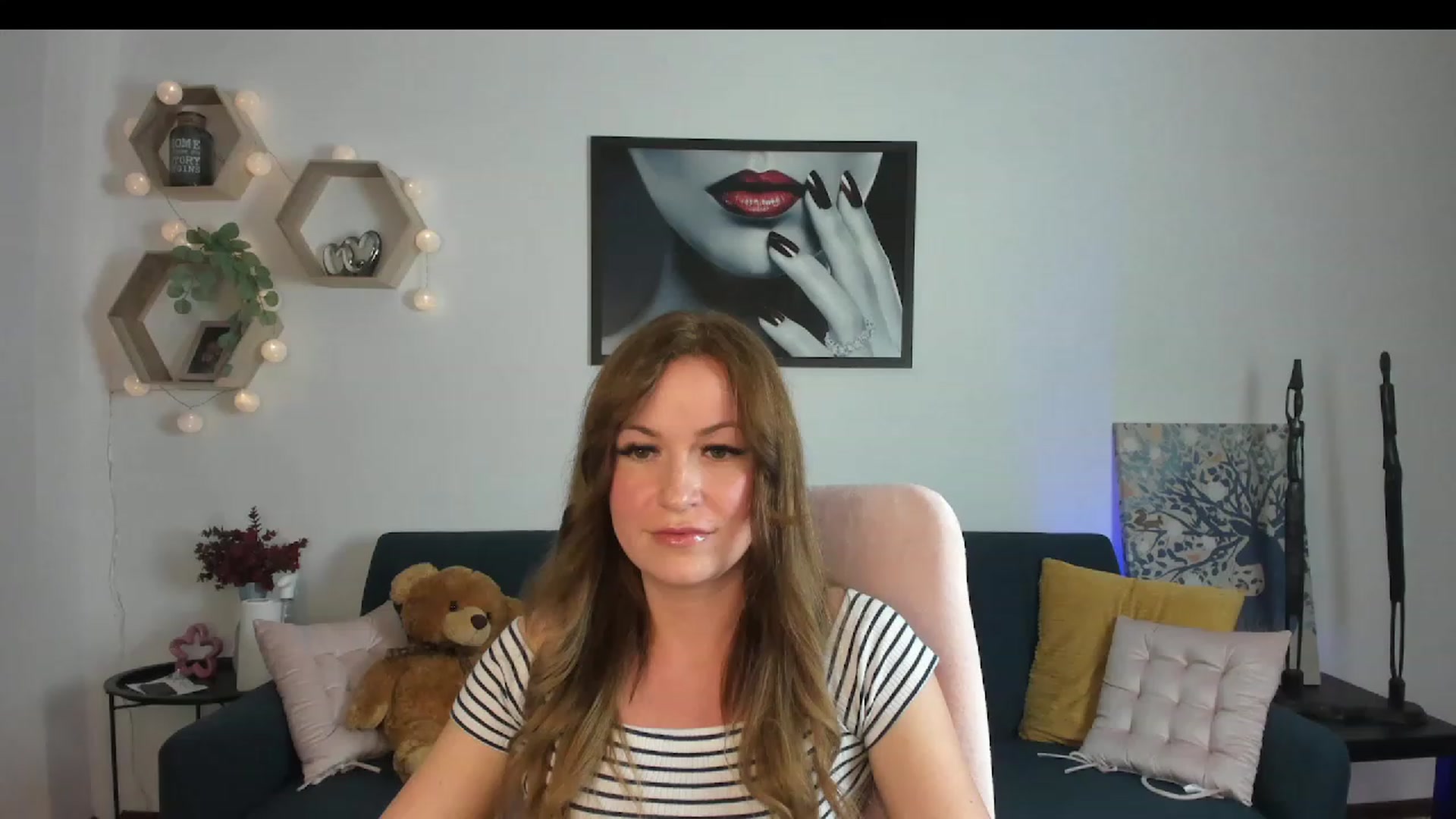 Gallery image thumbnail from Amia_Miley18's myfreecams stream on, 06/18/2023, 19:05 image 6 of 20