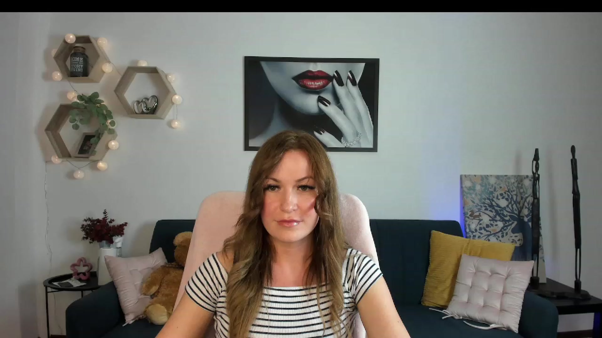 Gallery image thumbnail from Amia_Miley18's myfreecams stream on, 06/18/2023, 20:28 image 11 of 20