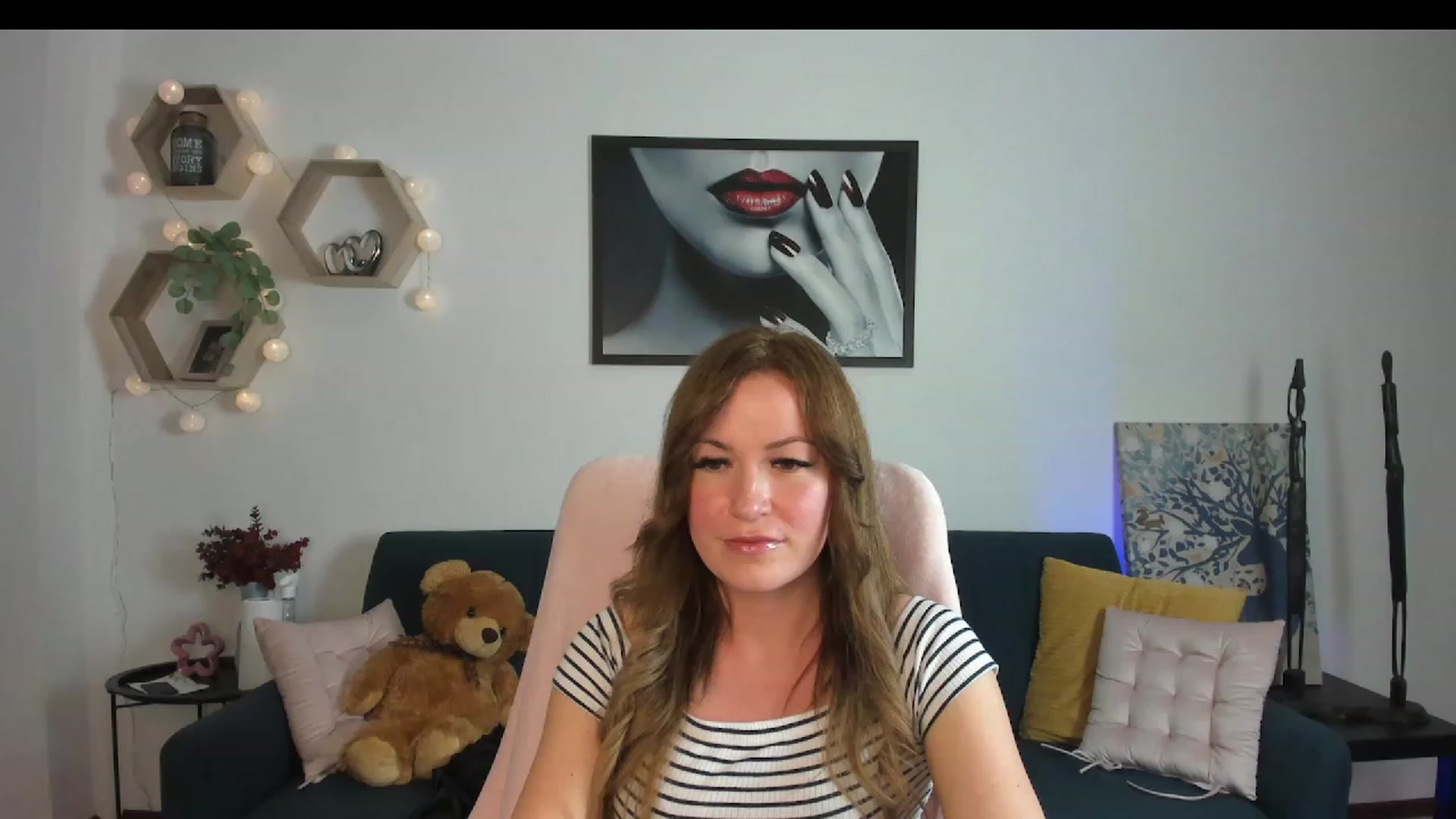 Gallery image thumbnail from Amia_Miley18's myfreecams stream on, 06/18/2023, 20:28 image 19 of 20