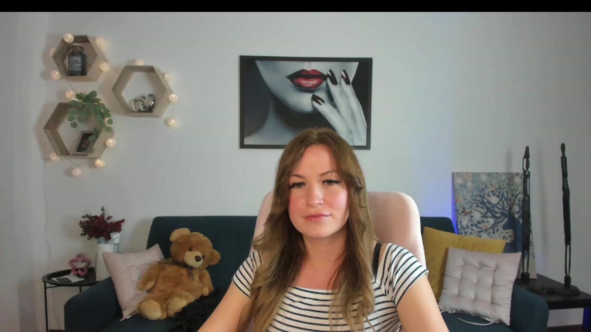 Gallery image thumbnail from Amia_Miley18's myfreecams stream on, 06/18/2023, 20:28 image 15 of 20