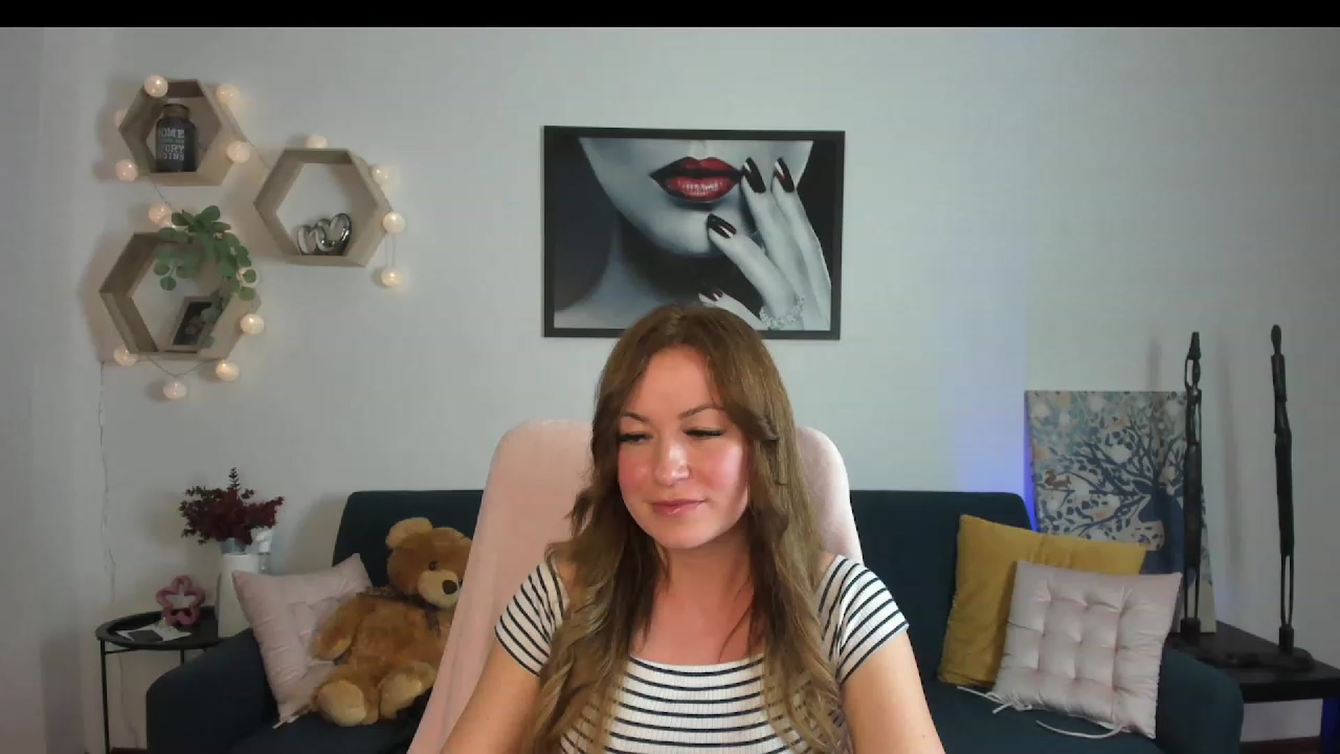 Gallery image thumbnail from Amia_Miley18's myfreecams stream on, 06/18/2023, 20:28 image 18 of 20