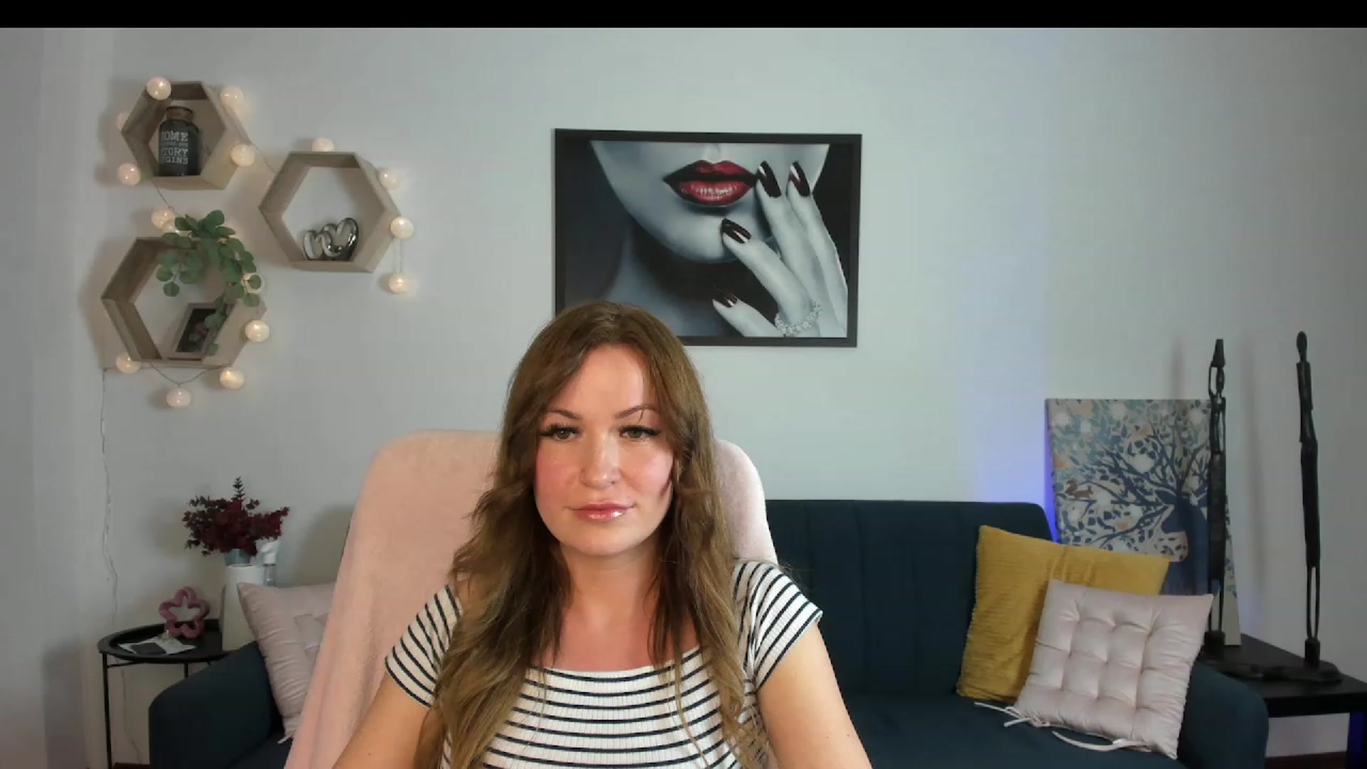 Gallery image thumbnail from Amia_Miley18's myfreecams stream on, 06/18/2023, 20:28 image 7 of 20