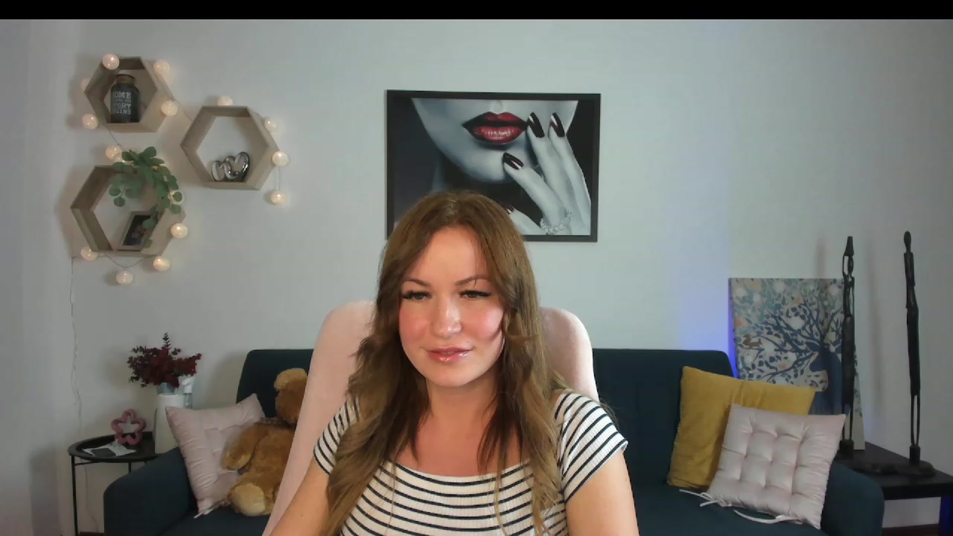 Gallery image thumbnail from Amia_Miley18's myfreecams stream on, 06/18/2023, 20:28 image 10 of 20