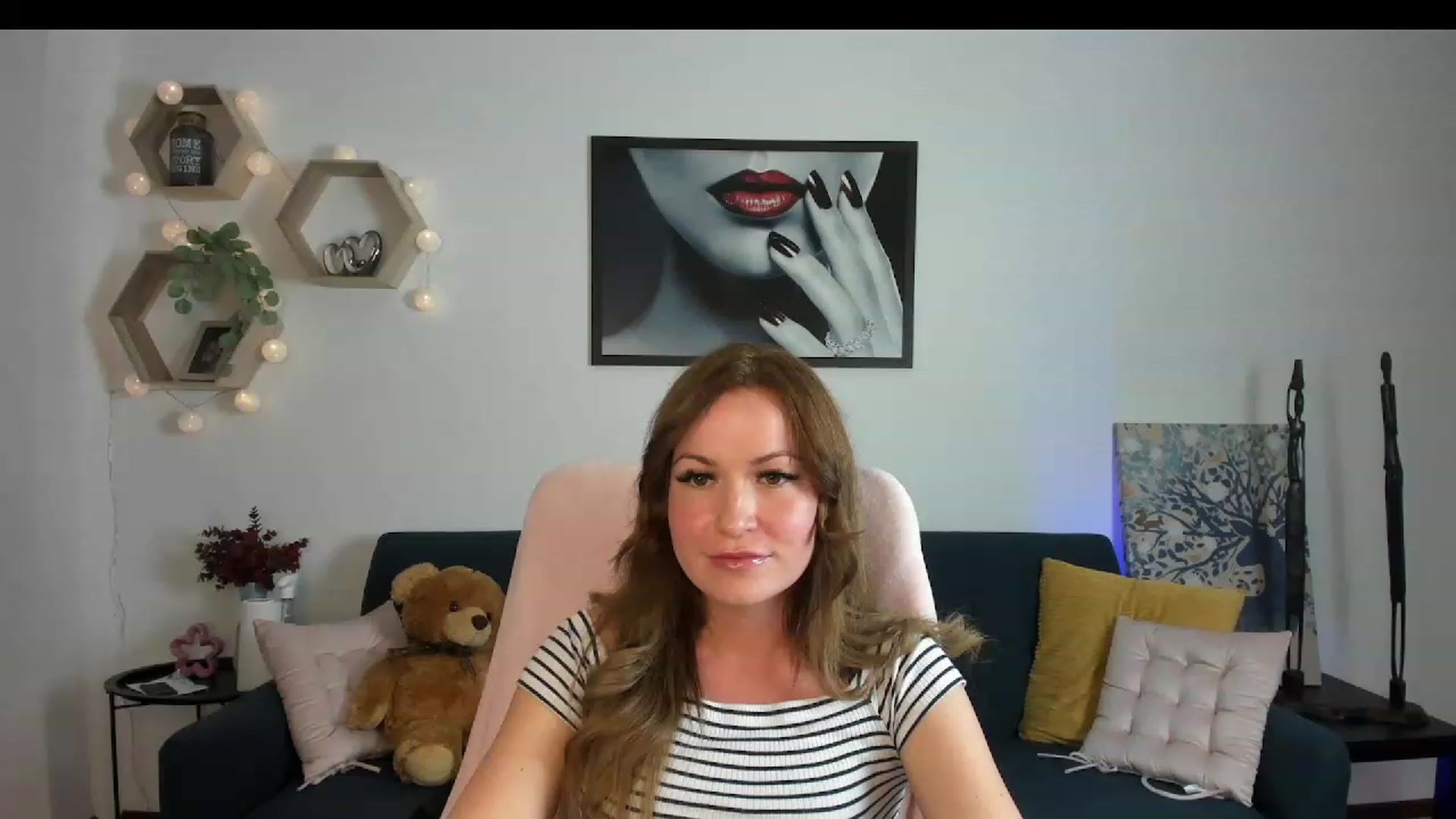 Gallery image thumbnail from Amia_Miley18's myfreecams stream on, 06/18/2023, 20:28 image 5 of 20