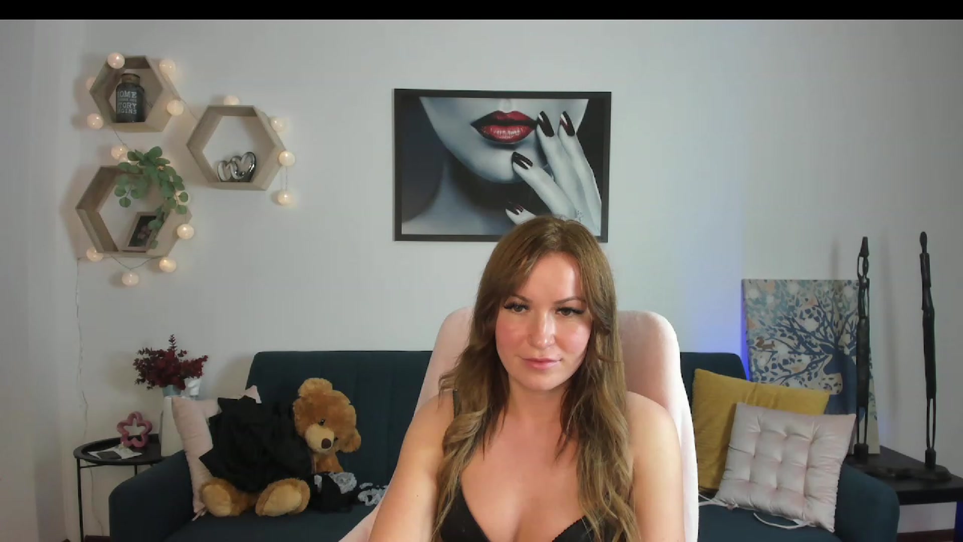 Gallery image thumbnail from Amia_Miley18's myfreecams stream on, 06/18/2023, 23:35 image 19 of 20