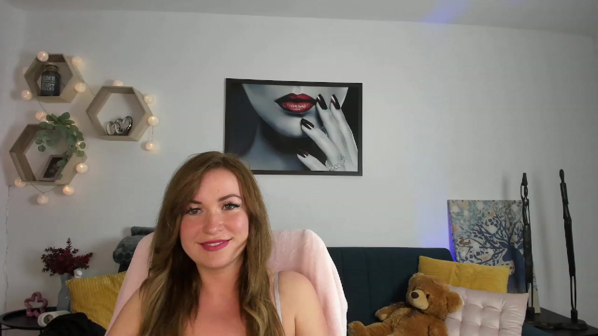 Gallery image thumbnail from Amia_Miley18's myfreecams stream on, 06/20/2023, 19:16 image 3 of 20