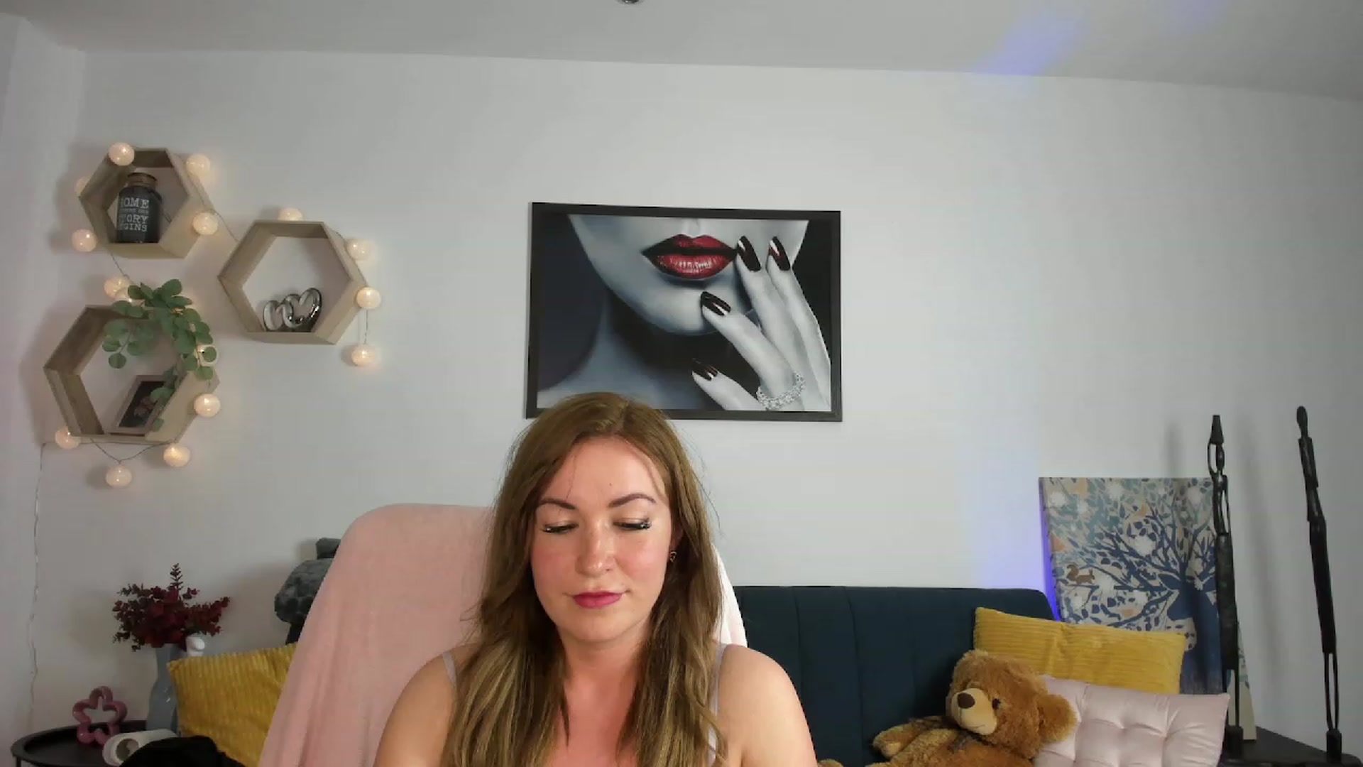 Gallery image thumbnail from Amia_Miley18's myfreecams stream on, 06/20/2023, 19:48 image 20 of 20