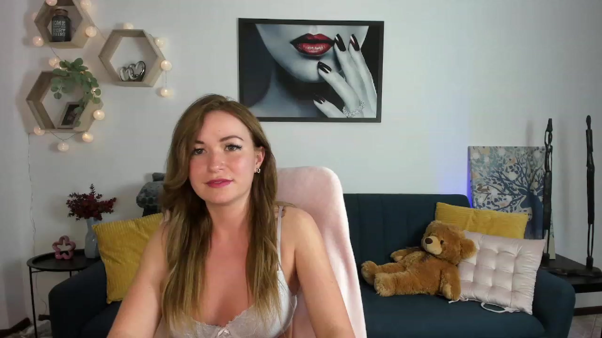 Gallery image thumbnail from Amia_Miley18's myfreecams stream on, 06/20/2023, 22:12 image 18 of 20