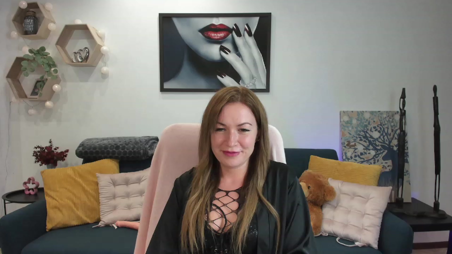 Gallery image thumbnail from Amia_Miley18's myfreecams stream on, 06/21/2023, 19:12 image 7 of 20