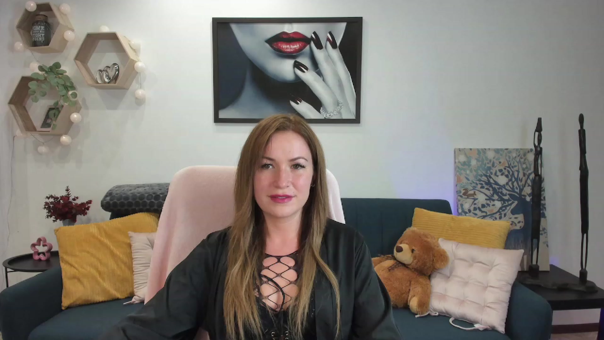 Gallery image thumbnail from Amia_Miley18's myfreecams stream on, 06/21/2023, 19:12 image 5 of 20