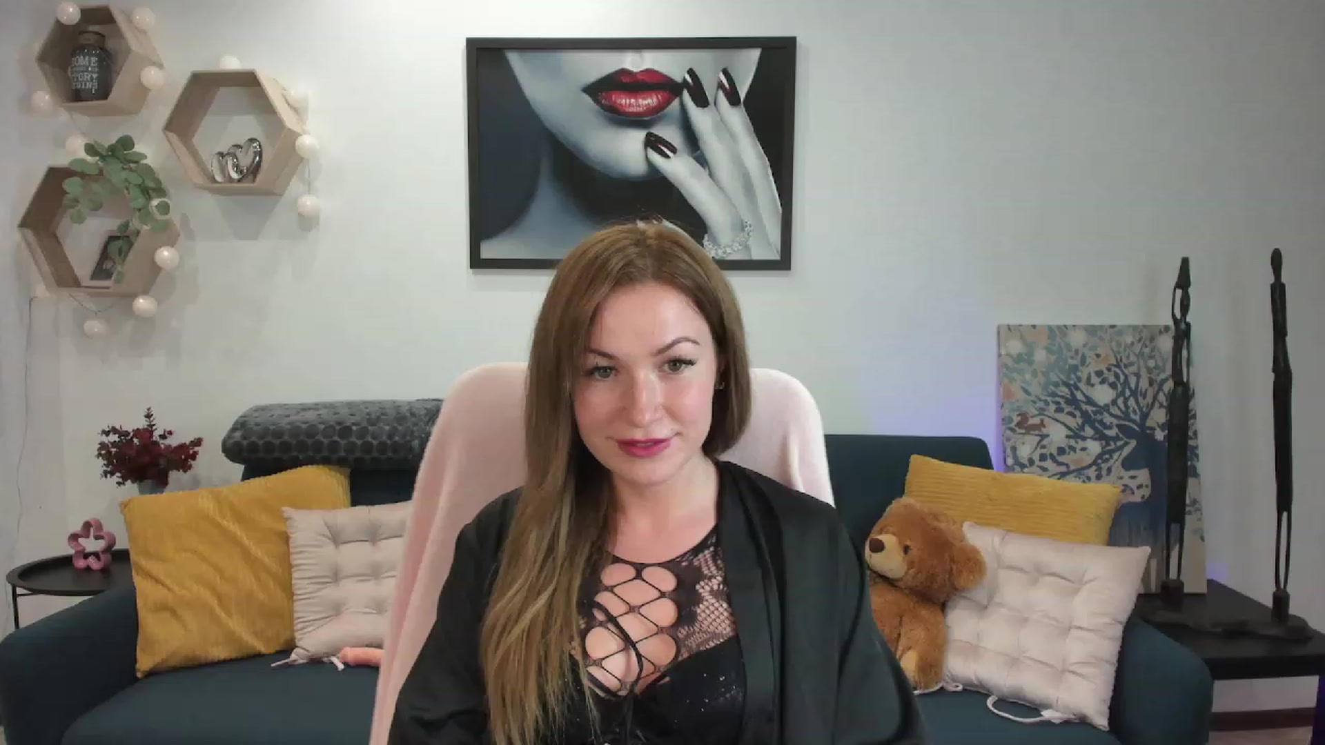 Gallery image thumbnail from Amia_Miley18's myfreecams stream on, 06/21/2023, 19:12 image 3 of 20