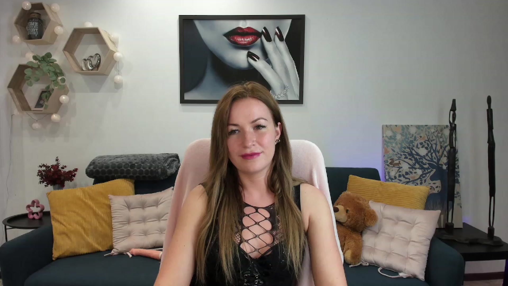 Gallery image thumbnail from Amia_Miley18's myfreecams stream on, 06/21/2023, 19:12 image 12 of 20