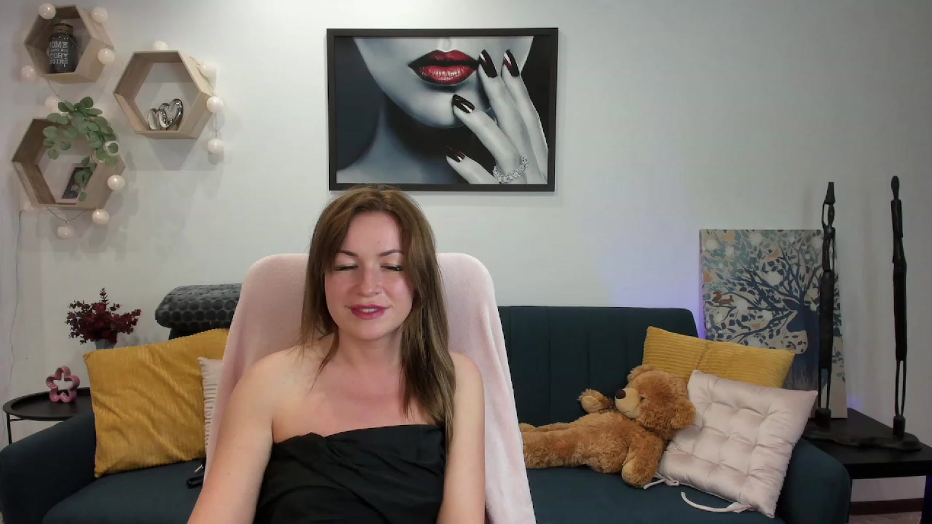 Gallery image thumbnail from Amia_Miley18's myfreecams stream on, 06/21/2023, 20:17 image 5 of 20