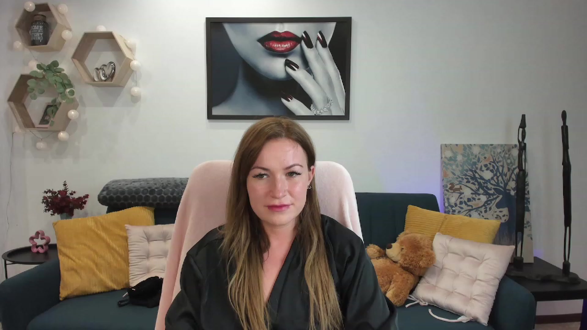 Gallery image thumbnail from Amia_Miley18's myfreecams stream on, 06/21/2023, 20:17 image 14 of 20