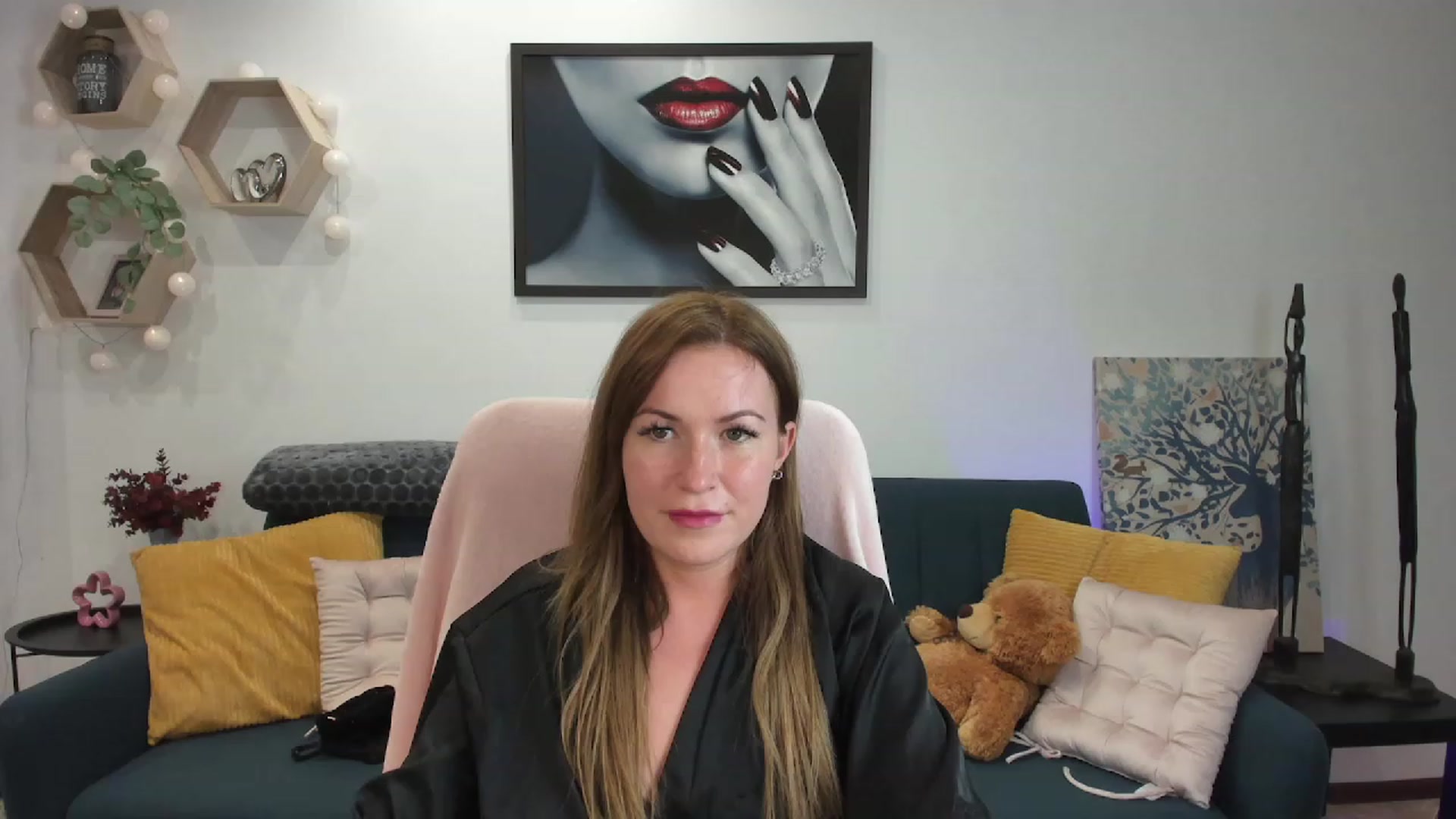 Gallery image thumbnail from Amia_Miley18's myfreecams stream on, 06/21/2023, 20:17 image 15 of 20