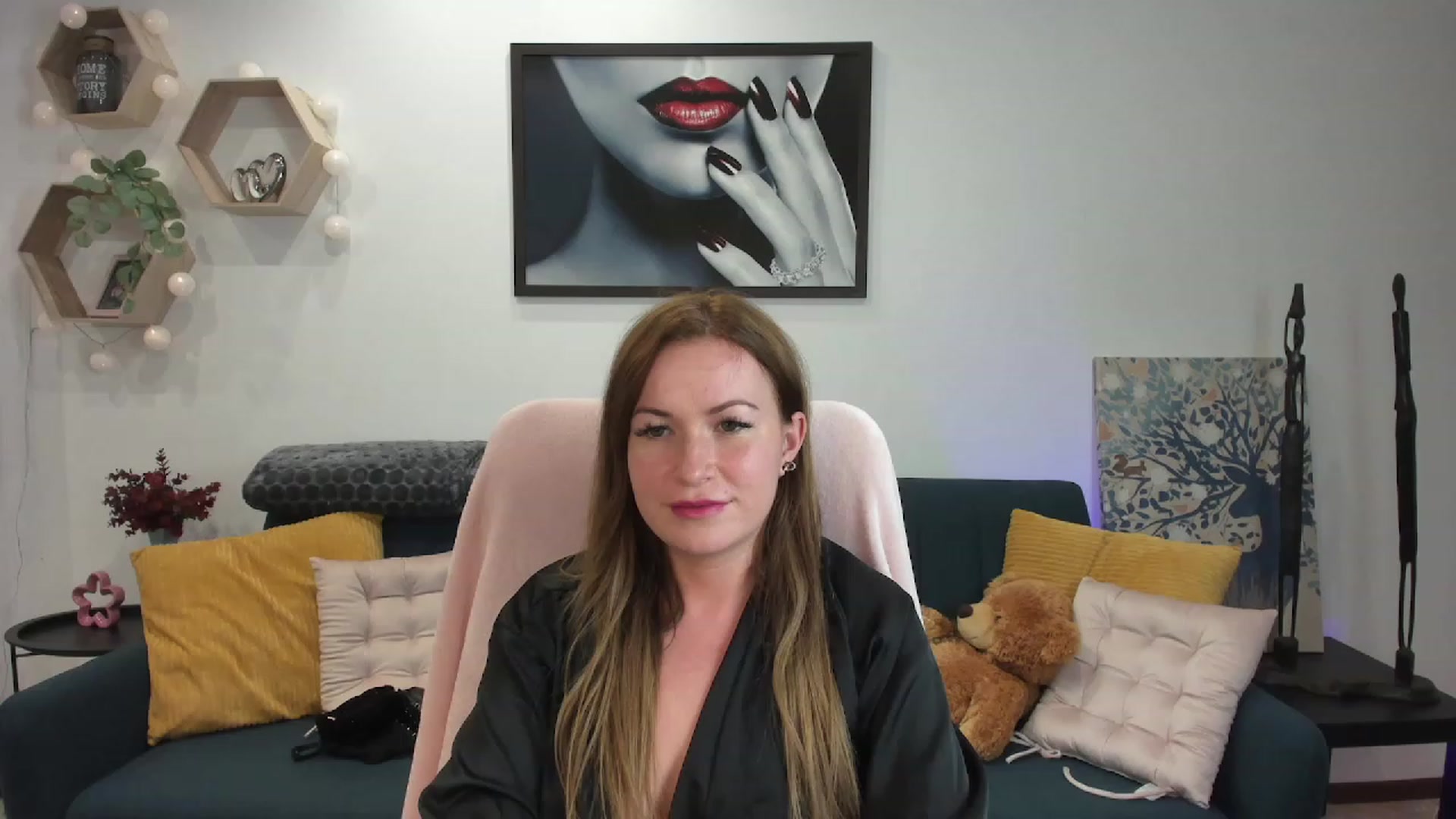 Gallery image thumbnail from Amia_Miley18's myfreecams stream on, 06/21/2023, 20:17 image 19 of 20