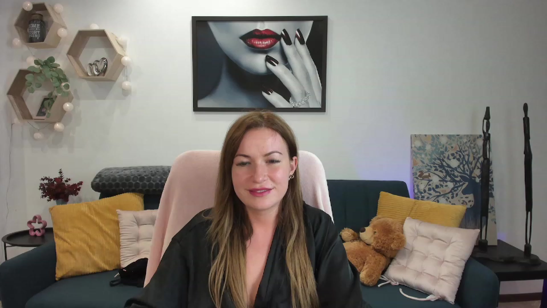 Gallery image thumbnail from Amia_Miley18's myfreecams stream on, 06/21/2023, 20:17 image 20 of 20