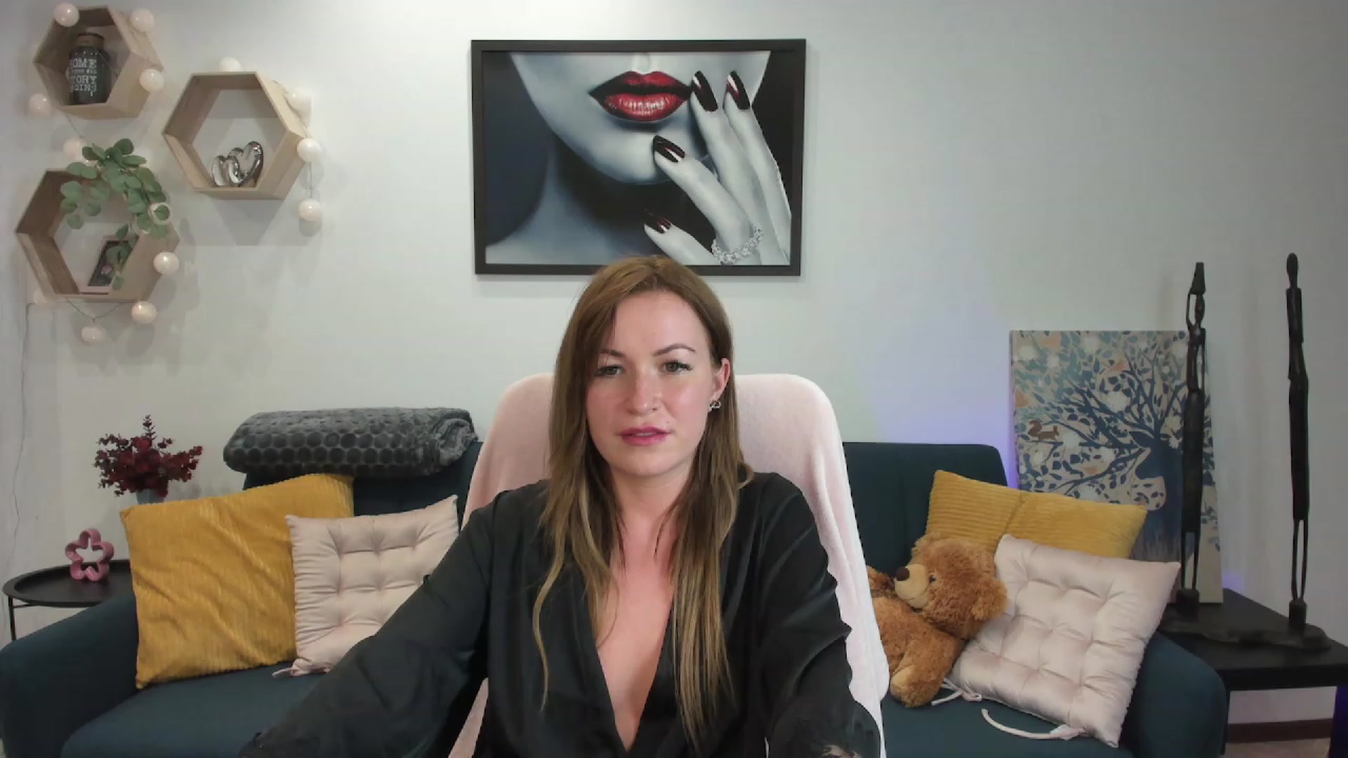 Gallery image thumbnail from Amia_Miley18's myfreecams stream on, 06/21/2023, 22:05 image 8 of 20