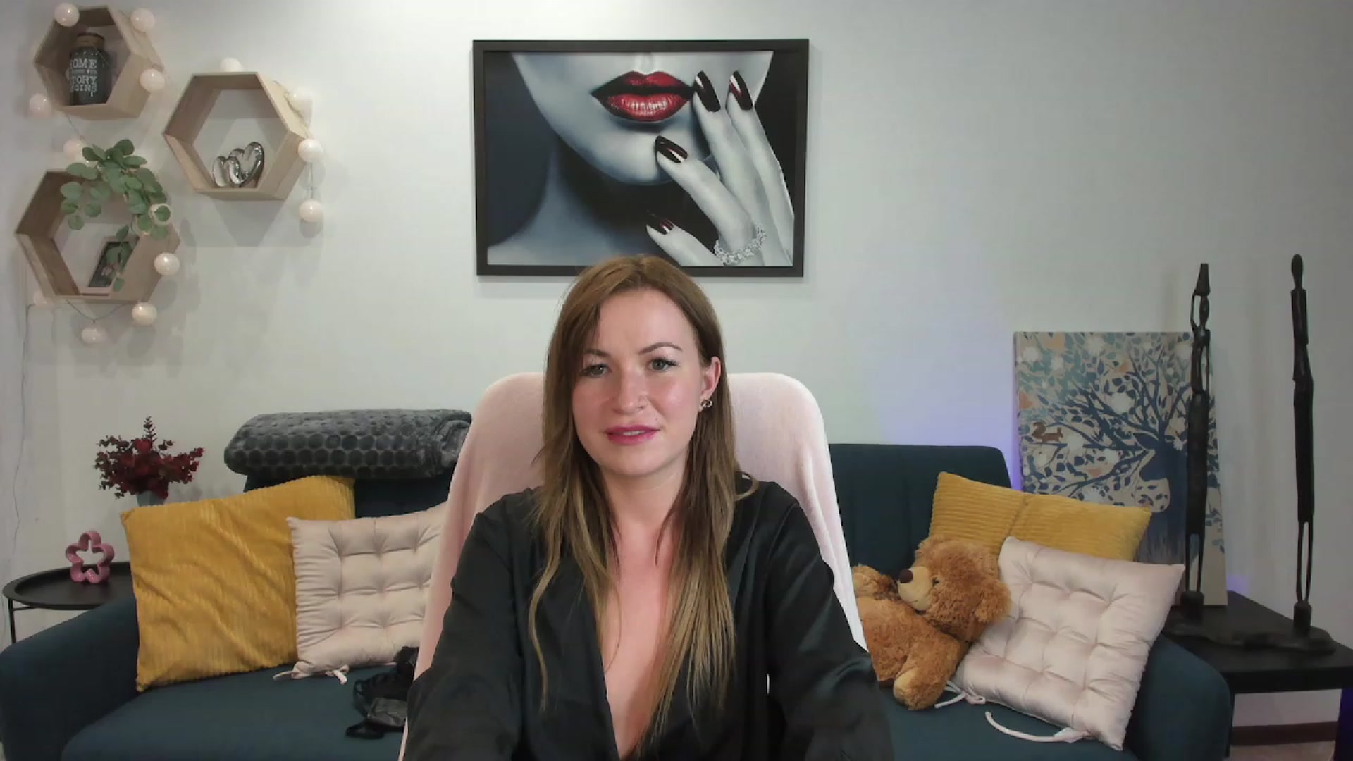 Gallery image thumbnail from Amia_Miley18's myfreecams stream on, 06/21/2023, 22:05 image 12 of 20