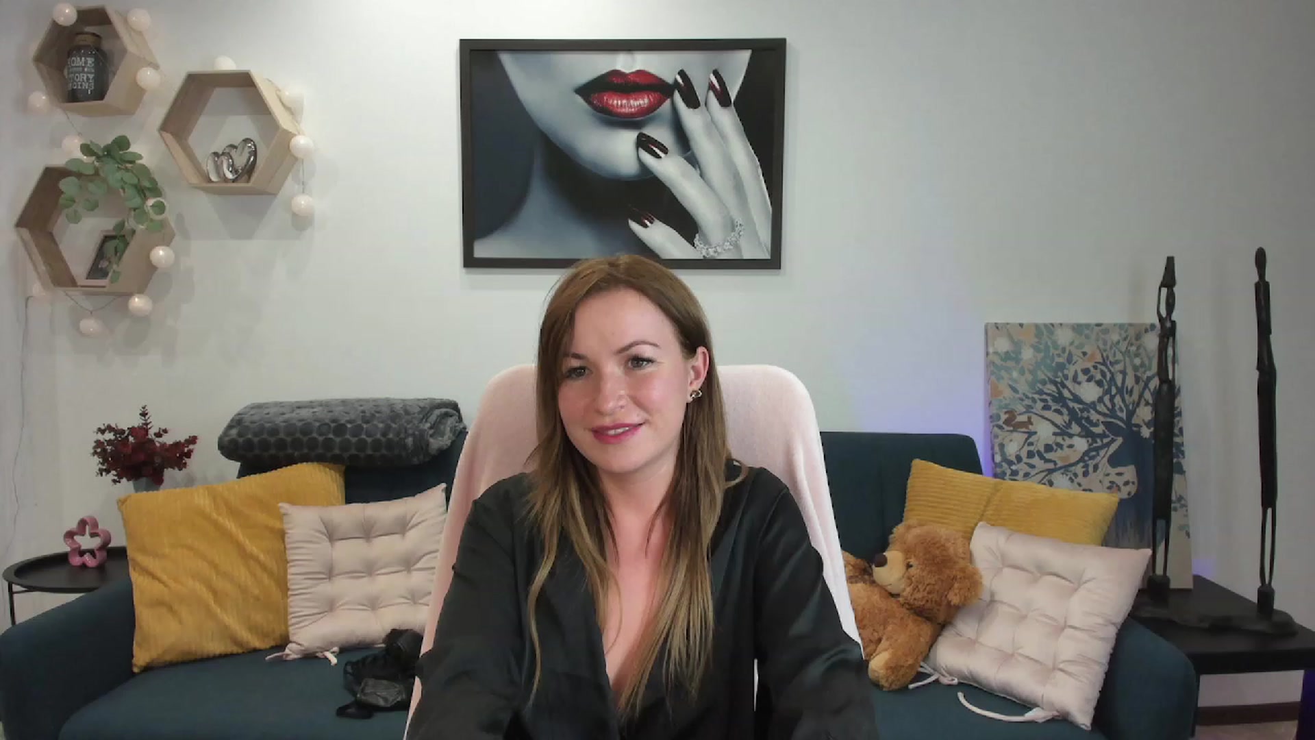 Gallery image thumbnail from Amia_Miley18's myfreecams stream on, 06/21/2023, 22:05 image 11 of 20