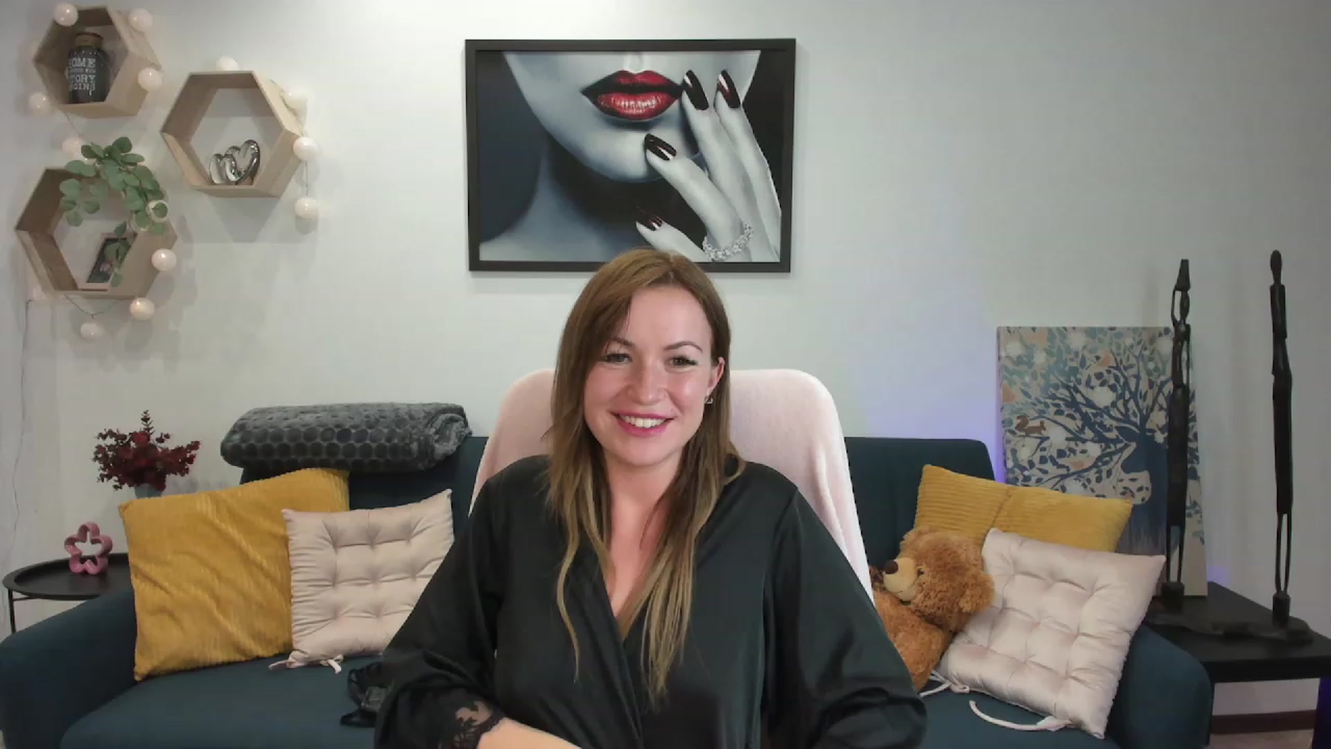 Gallery image thumbnail from Amia_Miley18's myfreecams stream on, 06/21/2023, 22:05 image 10 of 20