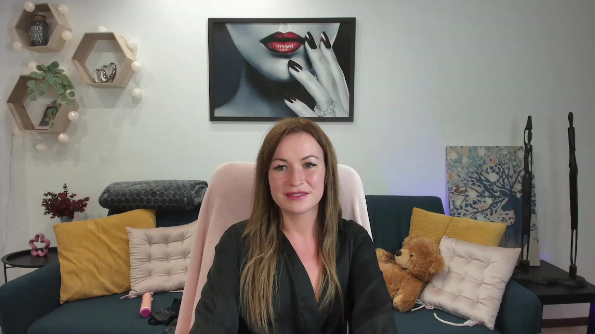 Gallery image thumbnail from Amia_Miley18's myfreecams stream on, 06/21/2023, 22:05 image 19 of 20