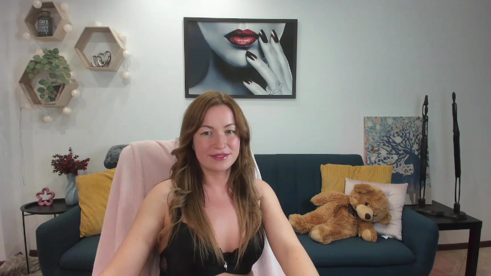 Gallery image thumbnail from Amia_Miley18's myfreecams stream on, 06/26/2023, 21:38 image 5 of 20