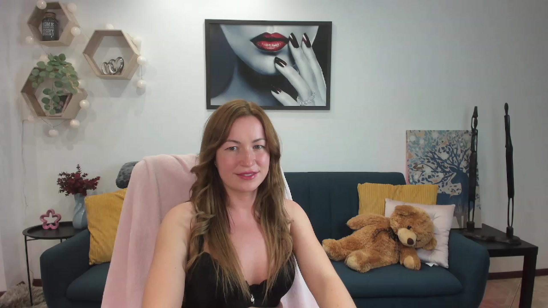Gallery image thumbnail from Amia_Miley18's myfreecams stream on, 06/26/2023, 21:38 image 6 of 20