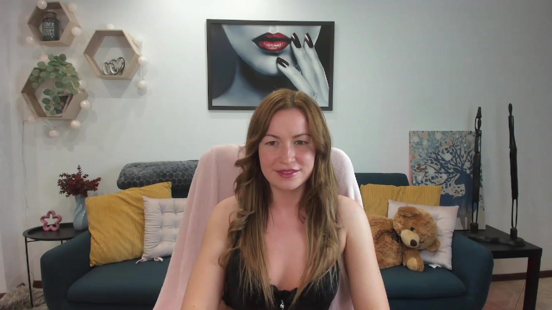 Gallery image thumbnail from Amia_Miley18's myfreecams stream on, 06/26/2023, 21:38 image 7 of 20