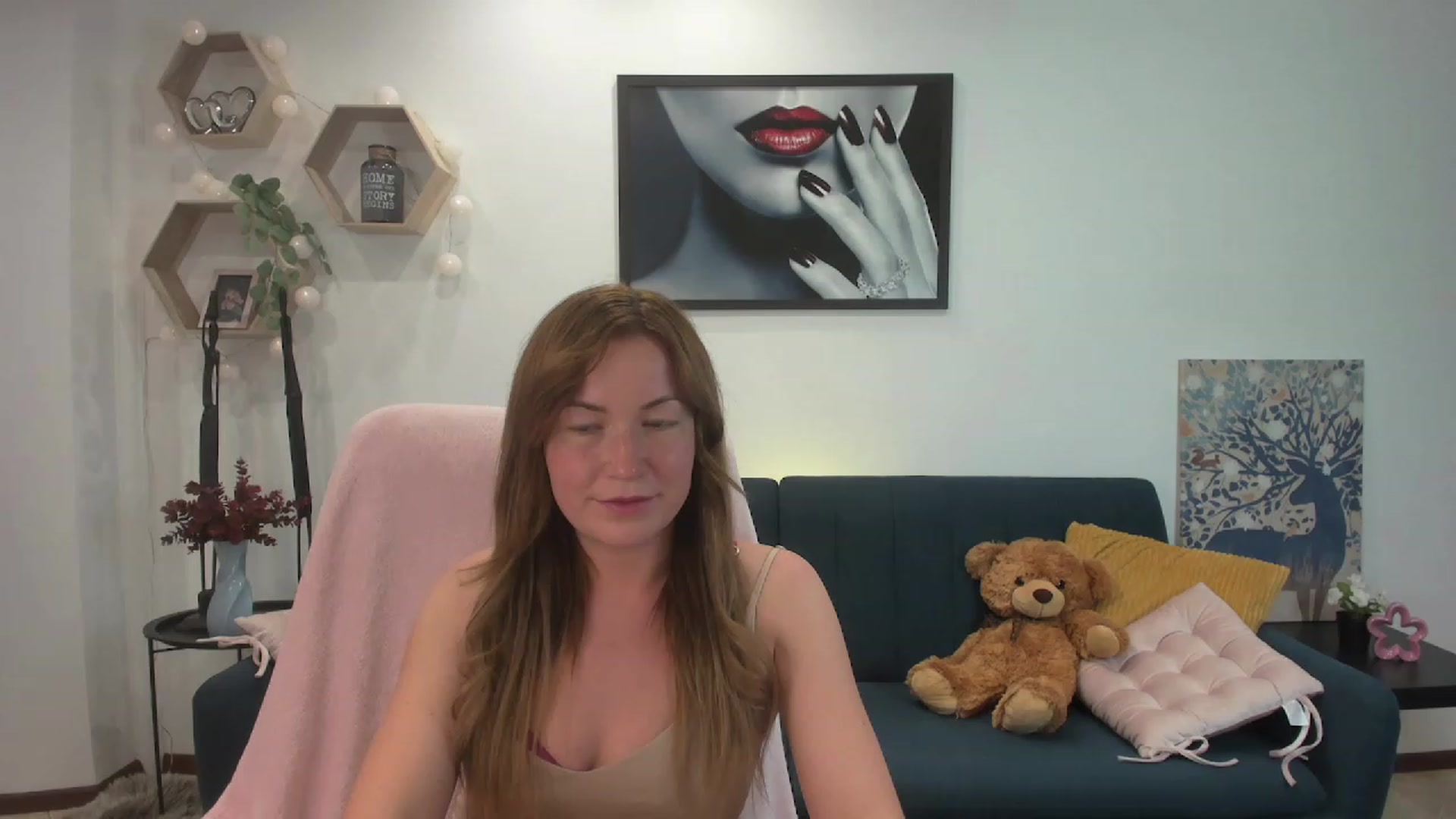 Gallery image thumbnail from Amia_Miley18's myfreecams stream on, 06/29/2023, 23:06 image 15 of 20