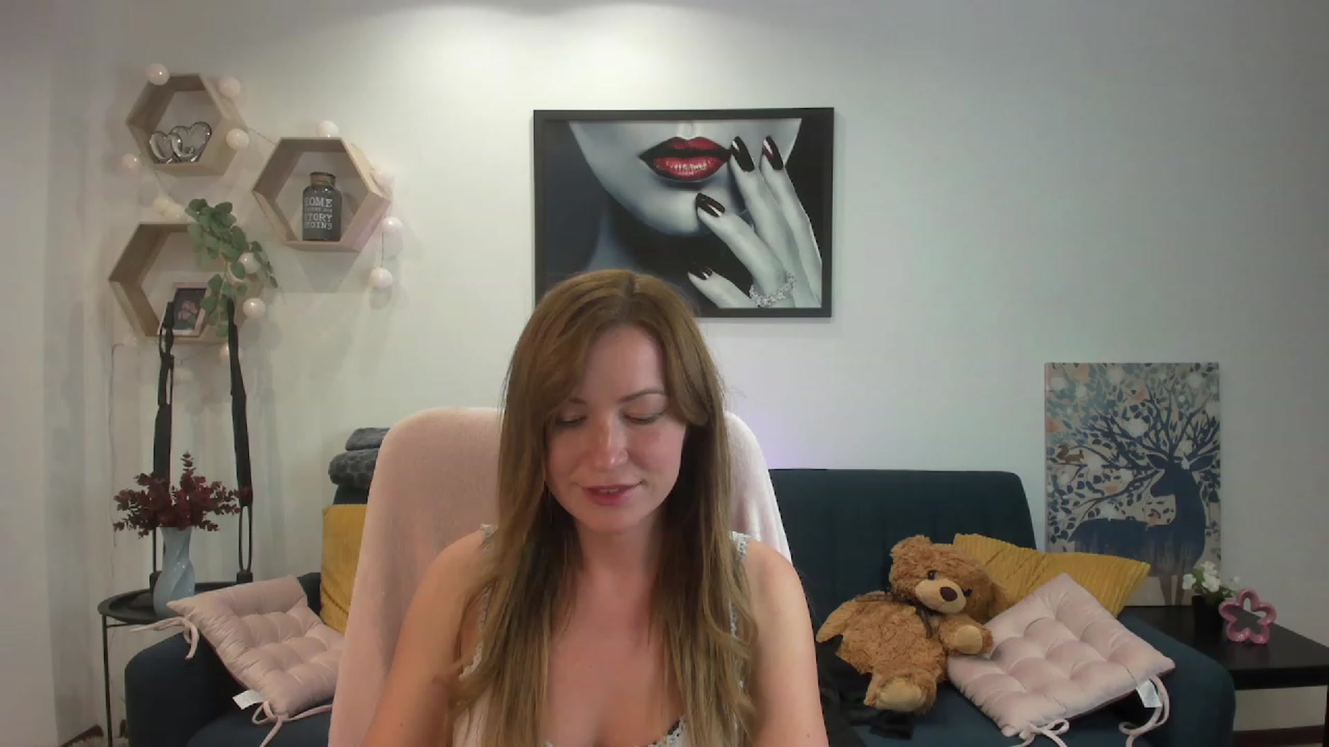 Gallery image thumbnail from Amia_Miley18's myfreecams stream on, 07/01/2023, 01:01 image 9 of 20