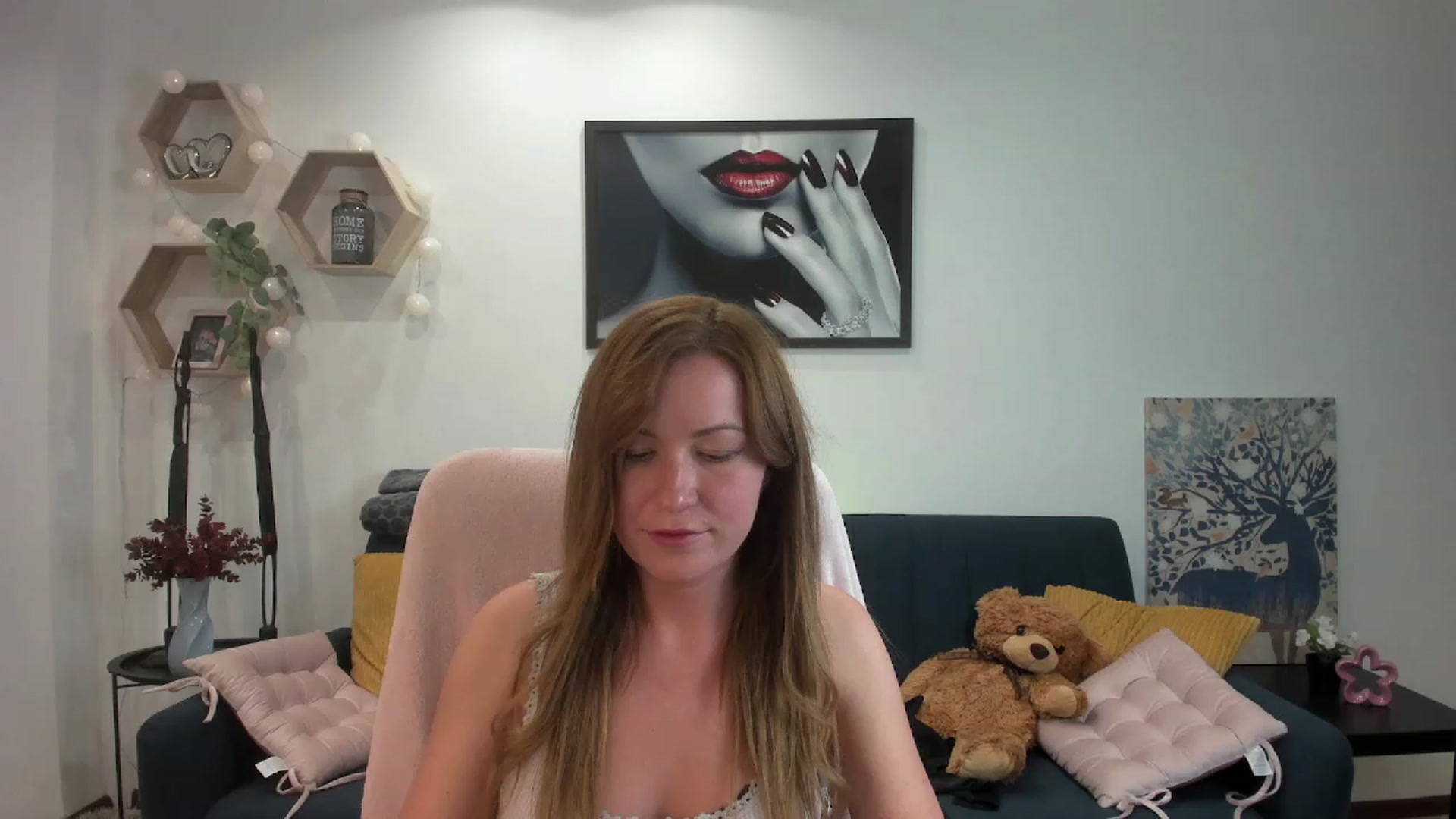 Gallery image thumbnail from Amia_Miley18's myfreecams stream on, 07/01/2023, 01:01 image 8 of 20