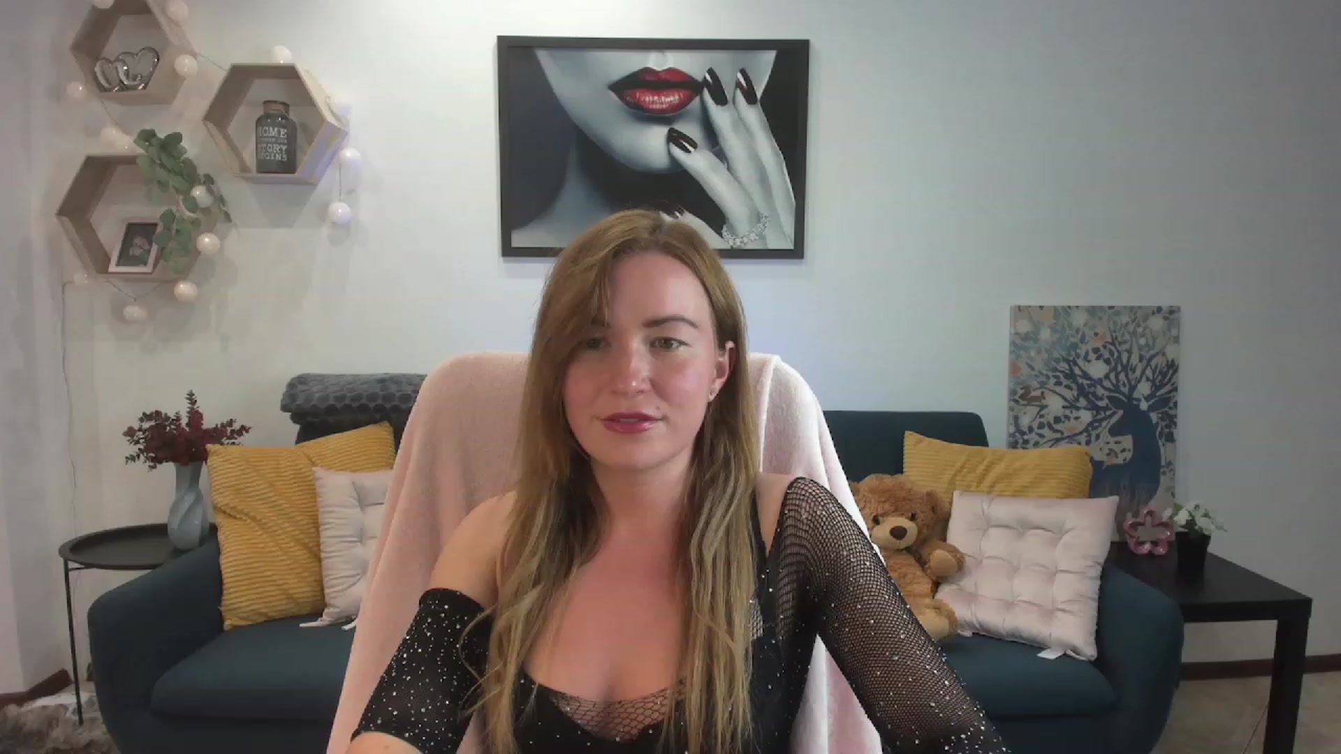 Gallery image thumbnail from Amia_Miley18's myfreecams stream on, 07/04/2023, 22:43 image 15 of 20