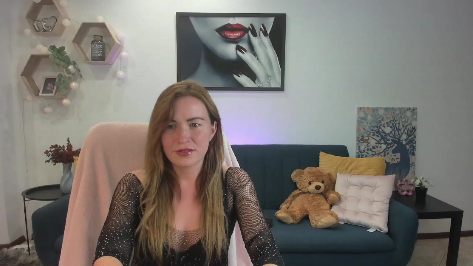 Gallery image thumbnail from Amia_Miley18's myfreecams stream on, 07/04/2023, 22:43 image 2 of 20