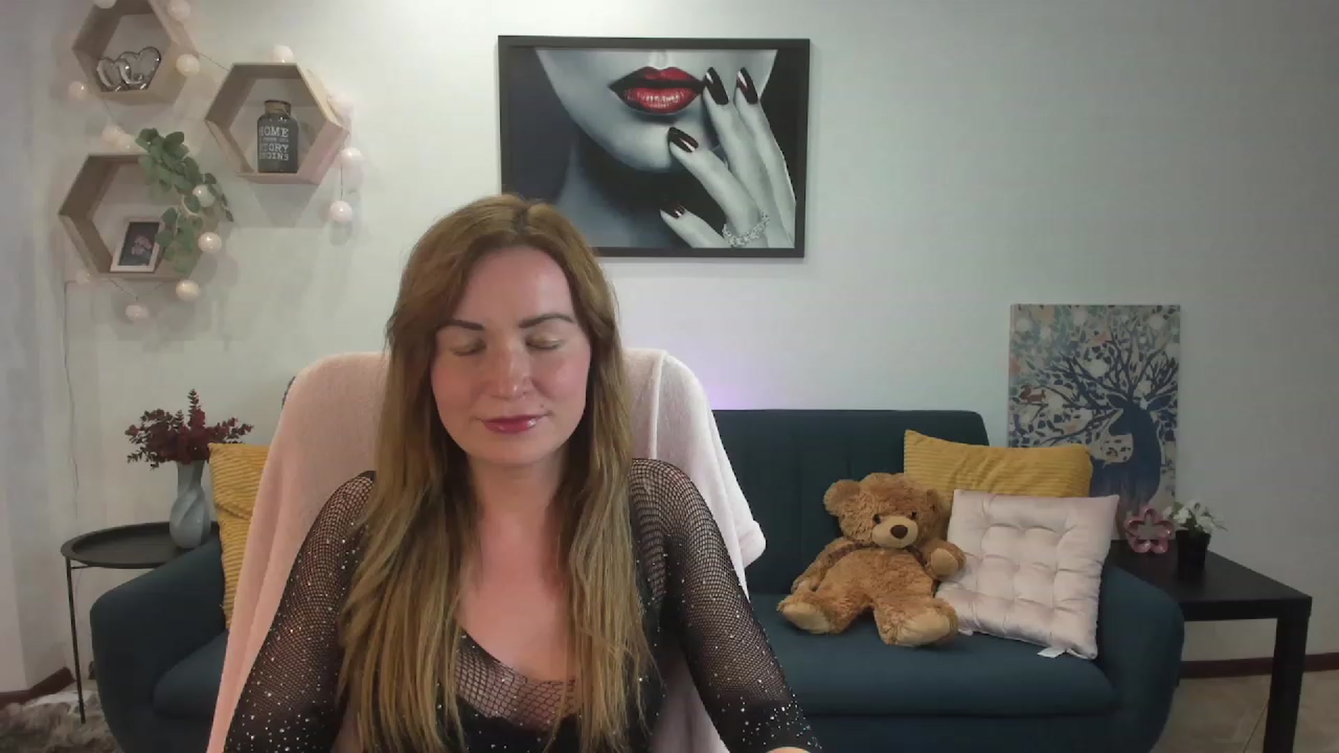 Gallery image thumbnail from Amia_Miley18's myfreecams stream on, 07/04/2023, 22:43 image 9 of 20