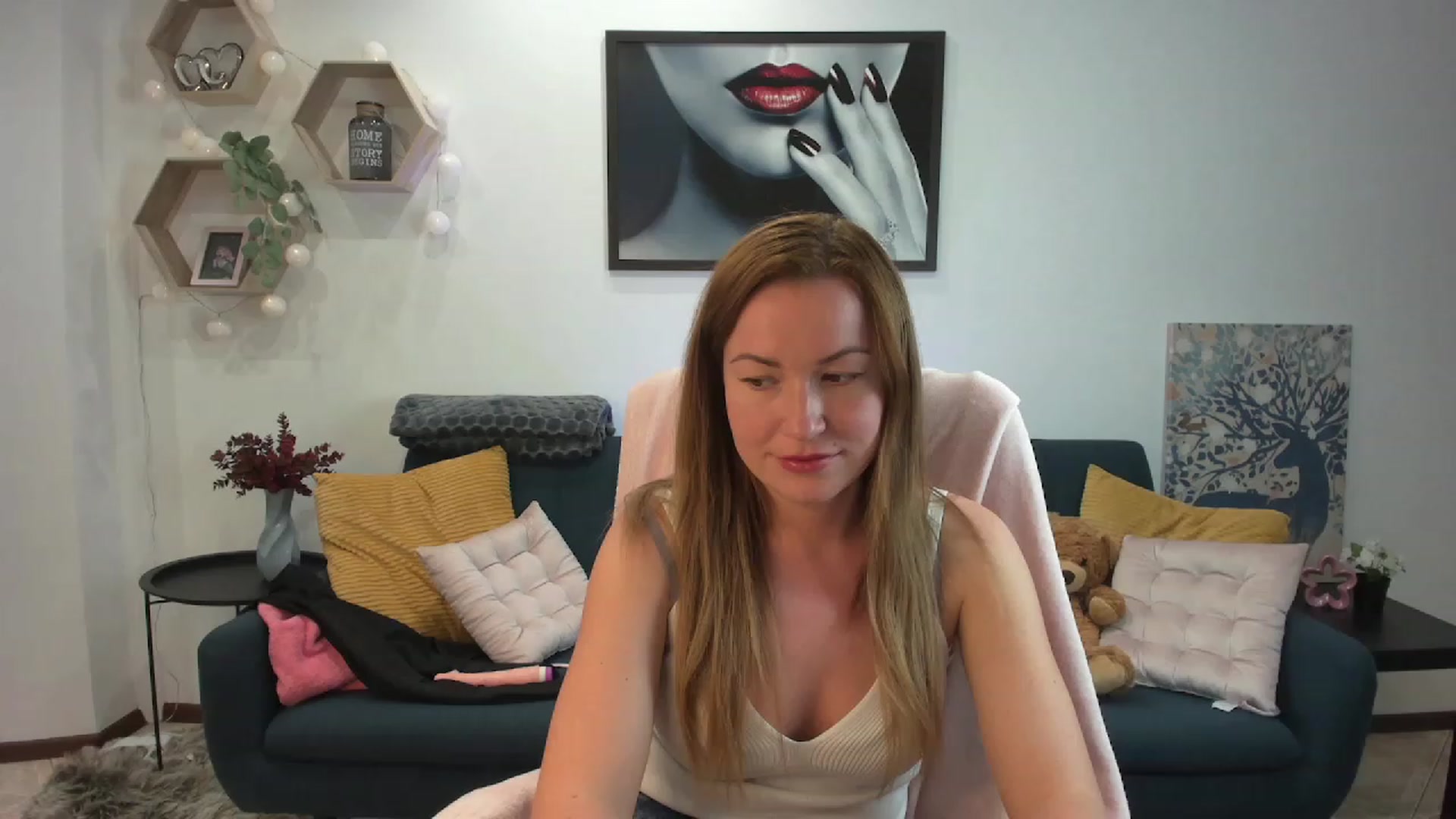 Gallery image thumbnail from Amia_Miley18's myfreecams stream on, 07/06/2023, 19:42 image 7 of 20