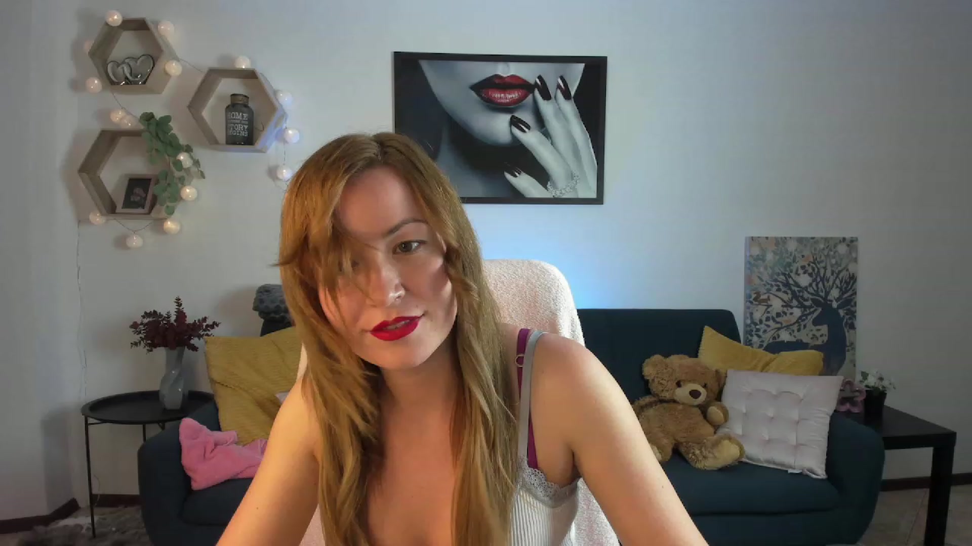 Gallery image thumbnail from Amia_Miley18's myfreecams stream on, 07/07/2023, 19:47 image 3 of 20