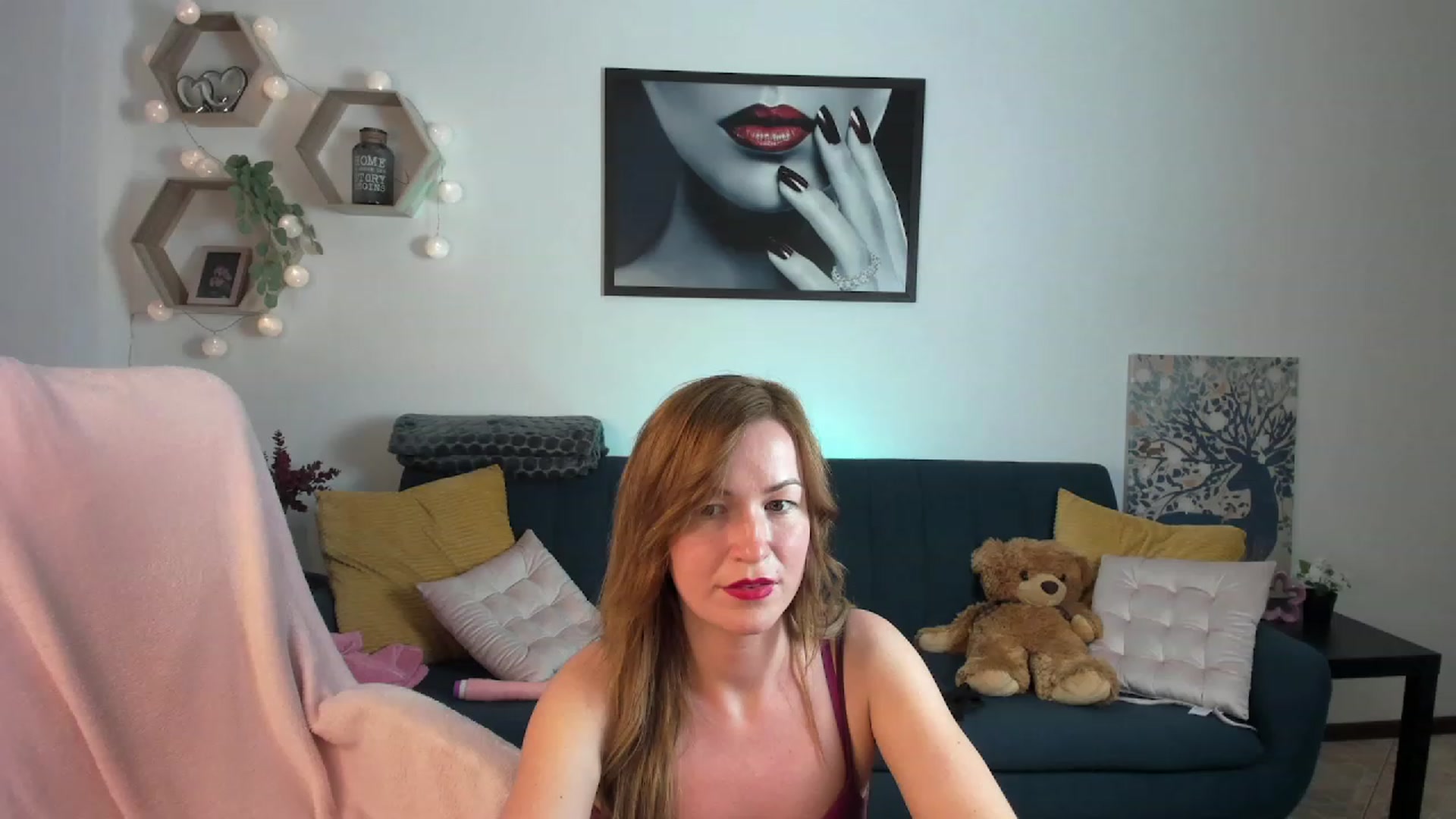 Gallery image thumbnail from Amia_Miley18's myfreecams stream on, 07/08/2023, 24:37 image 18 of 20