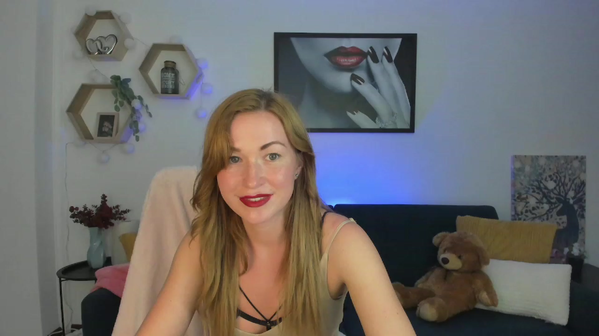 Gallery image thumbnail from Amia_Miley18's myfreecams stream on, 07/25/2023, 20:29 image 6 of 20